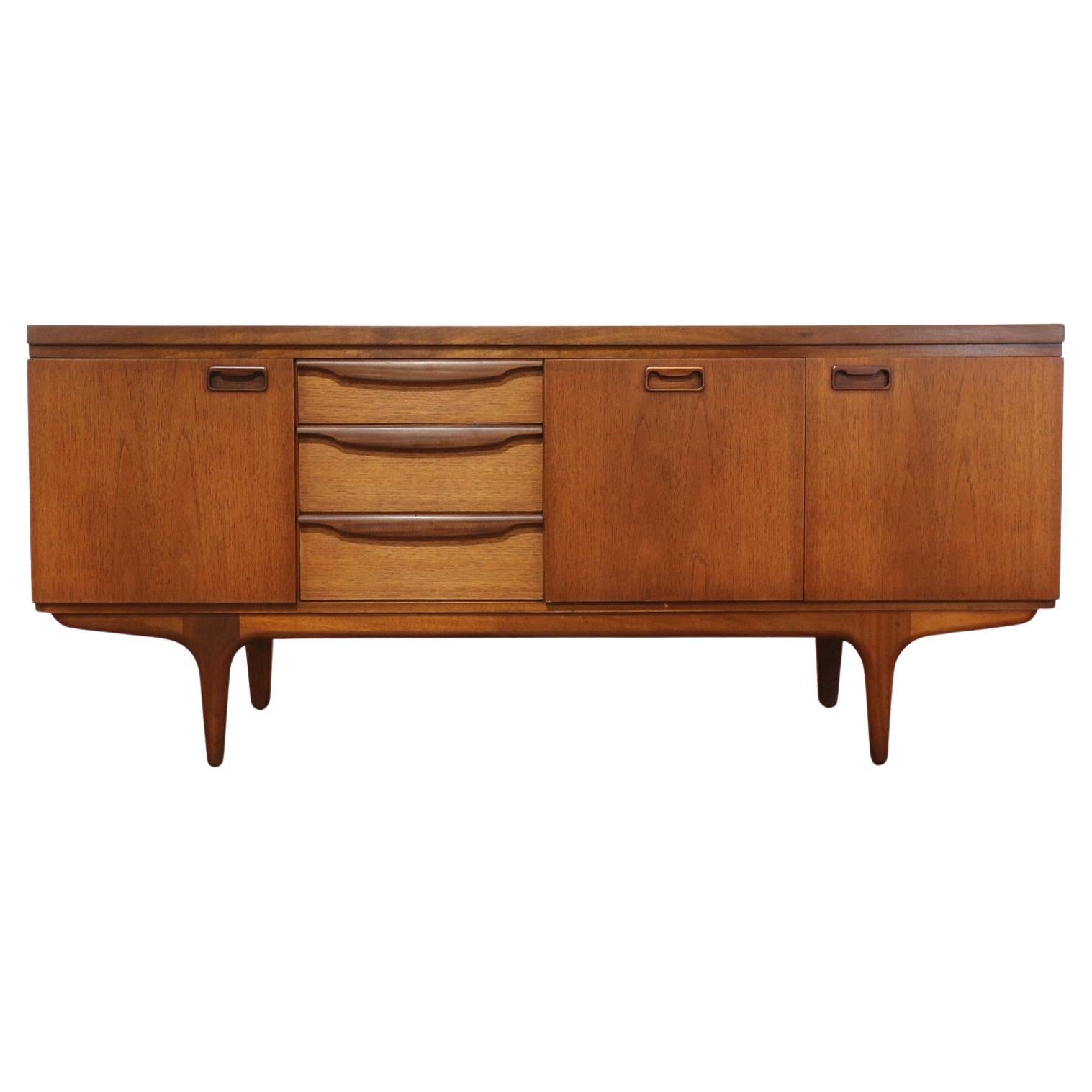 Mid Century Modern Vintage Teak Sideboard Credenza by Greaves and Thomas en vente
