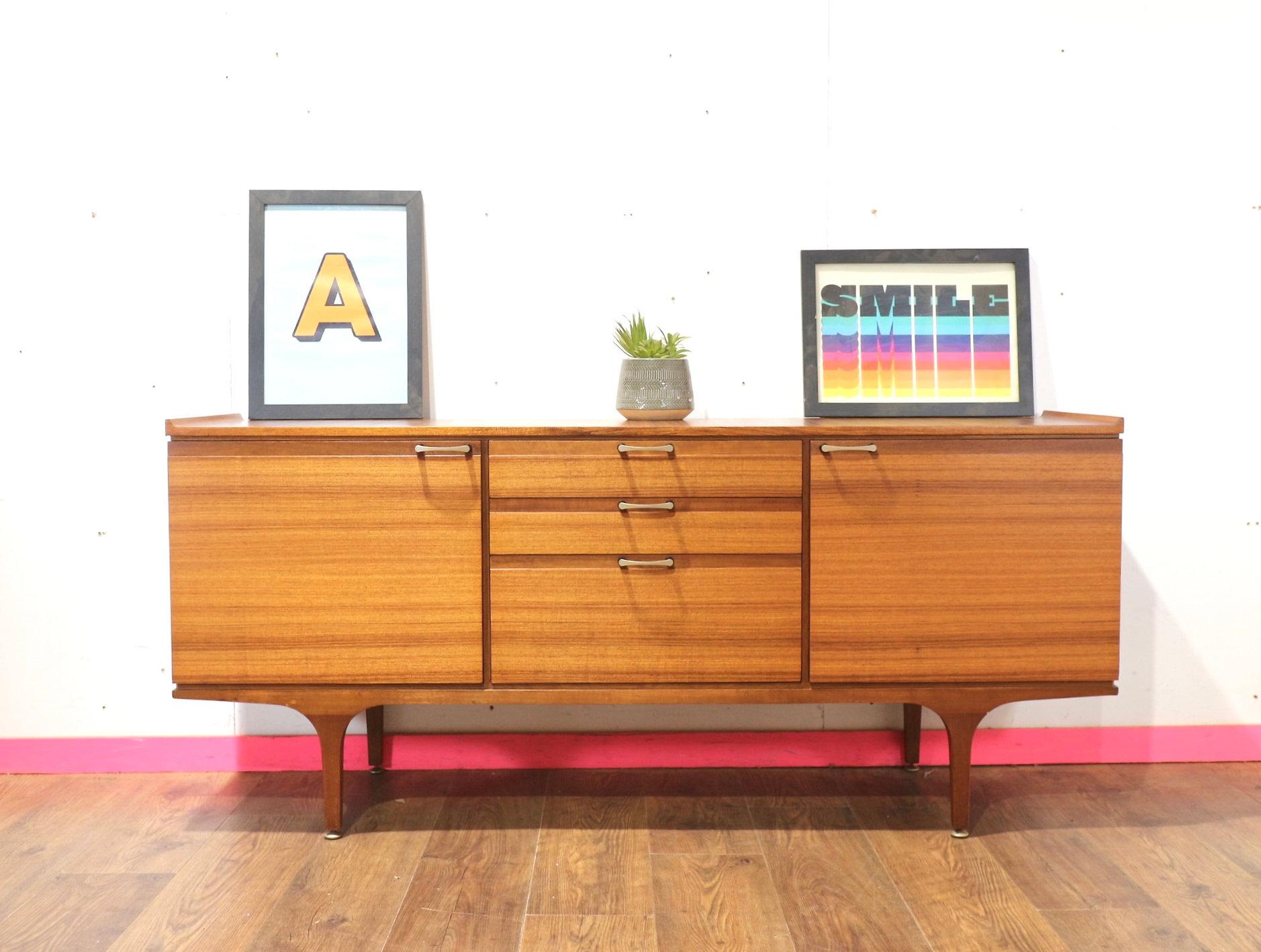 Mid-Century moderno Mid Century Modern Vintage Teak Sideboard Credenza By Meredew Danish Style in vendita