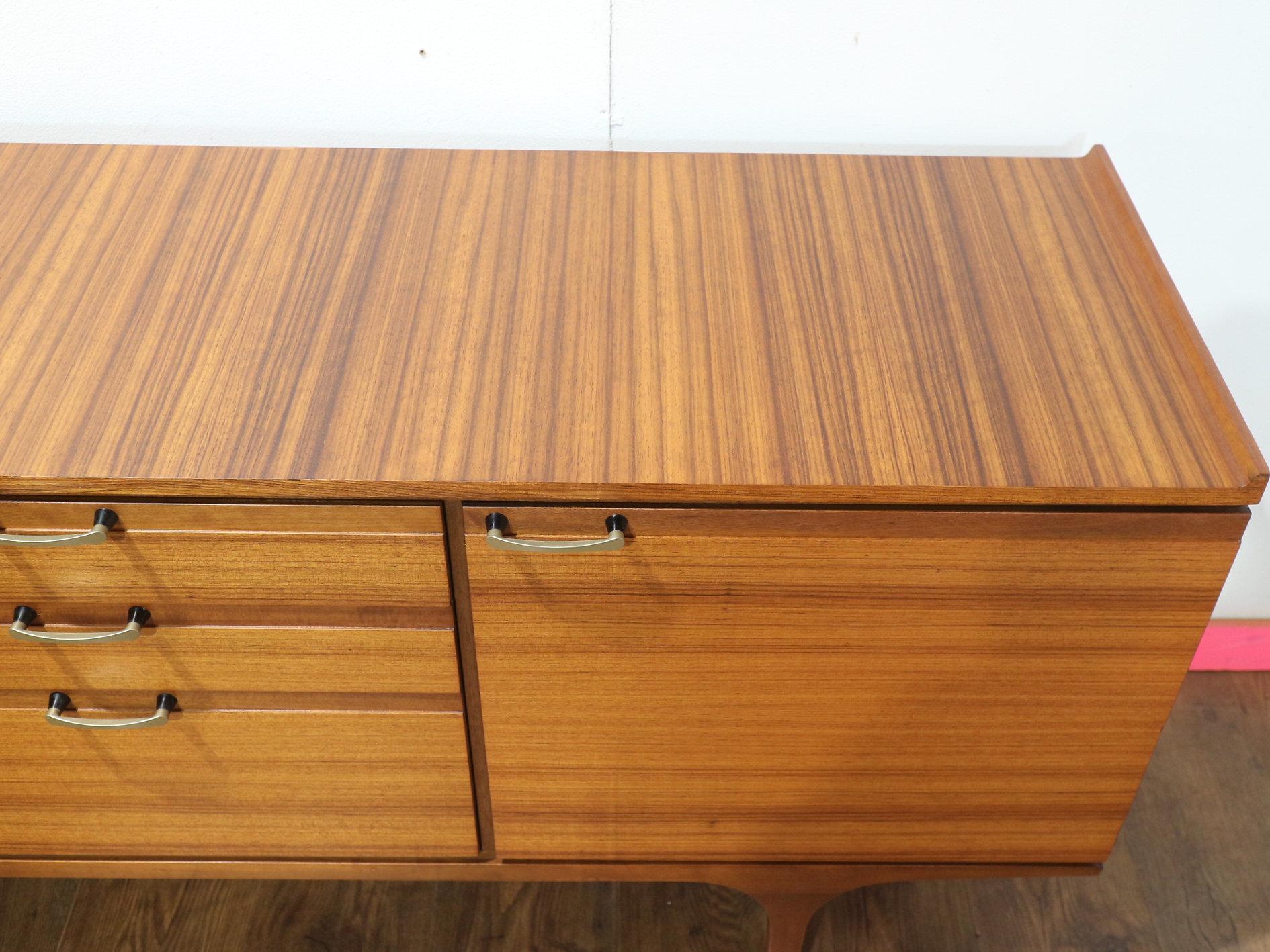 Mid Century Modern Vintage Teak Sideboard Credenza By Meredew Danish Style in vendita 2