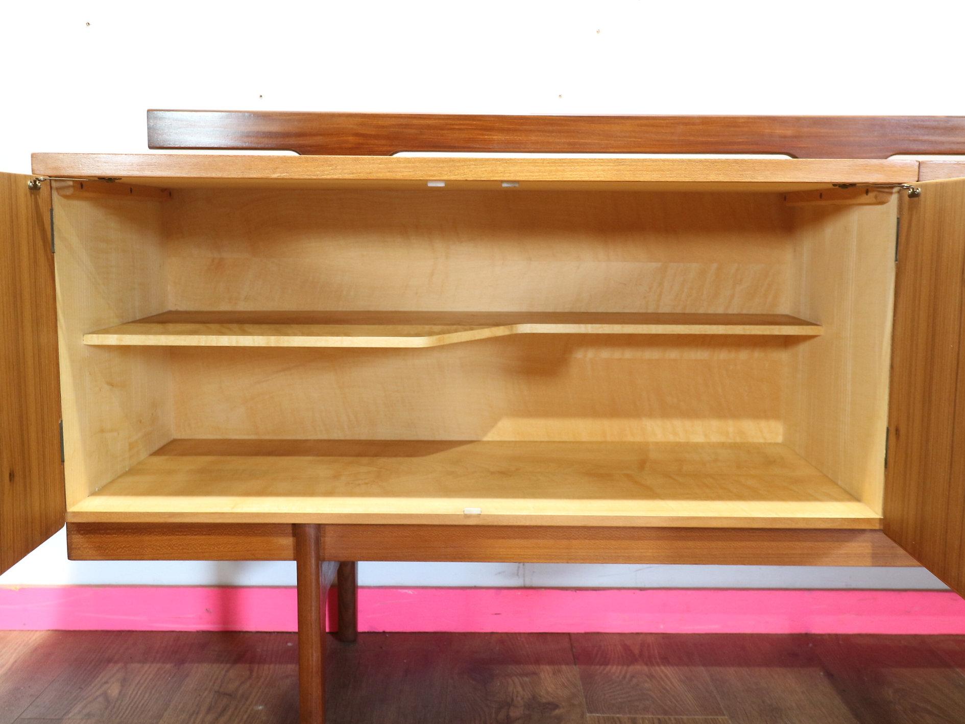 Crédence en teck vintage moderne du milieu du siècle par Uniflex, style danois en vente 4