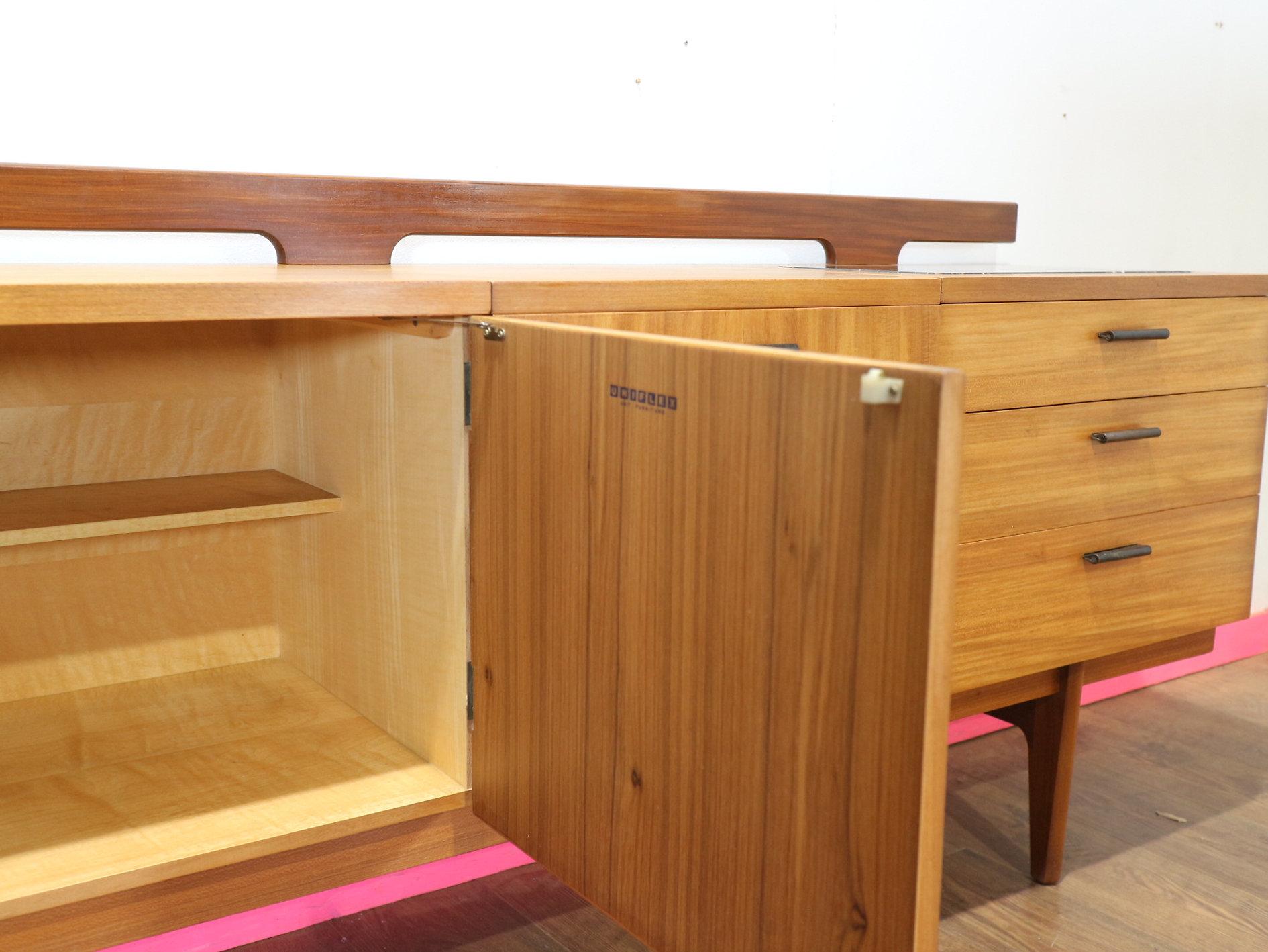 Crédence en teck vintage moderne du milieu du siècle par Uniflex, style danois en vente 5