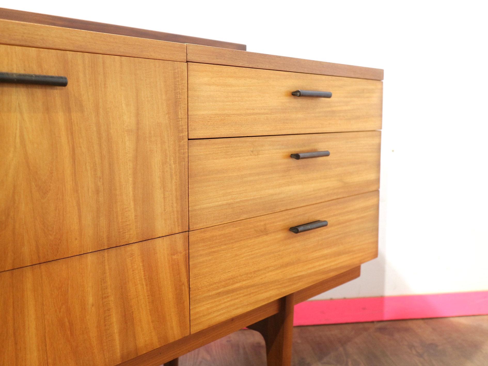 Crédence en teck vintage moderne du milieu du siècle par Uniflex, style danois en vente 6