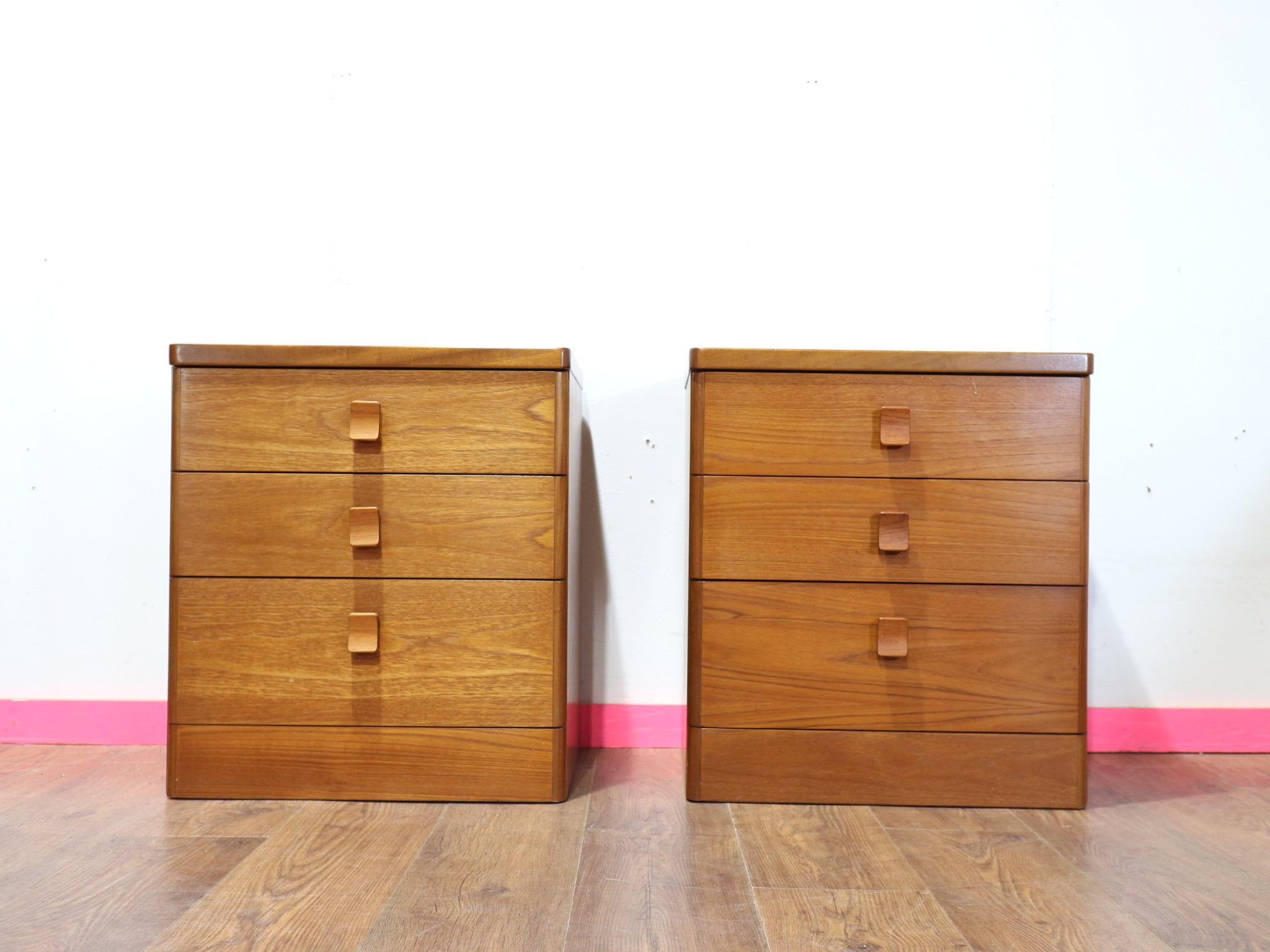 Mid-Century Modern Vintage Teakholz Hirsch Nachttisch Kommode Schublade Dänischer Stil im Angebot 6