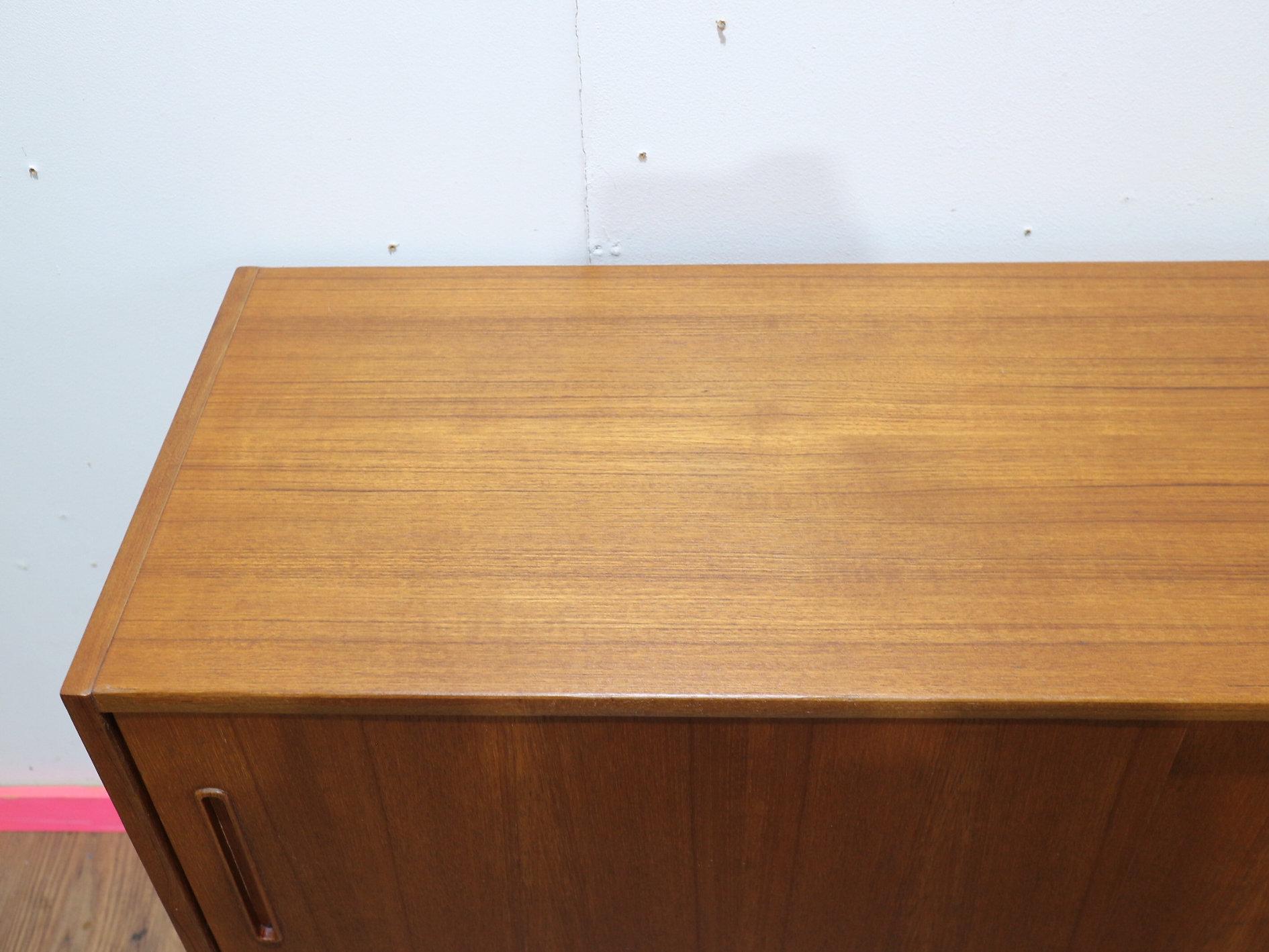 Mid Century Modern Vintage Teak Swedish Sideboard Credenza by Nils Jonsson in vendita 4