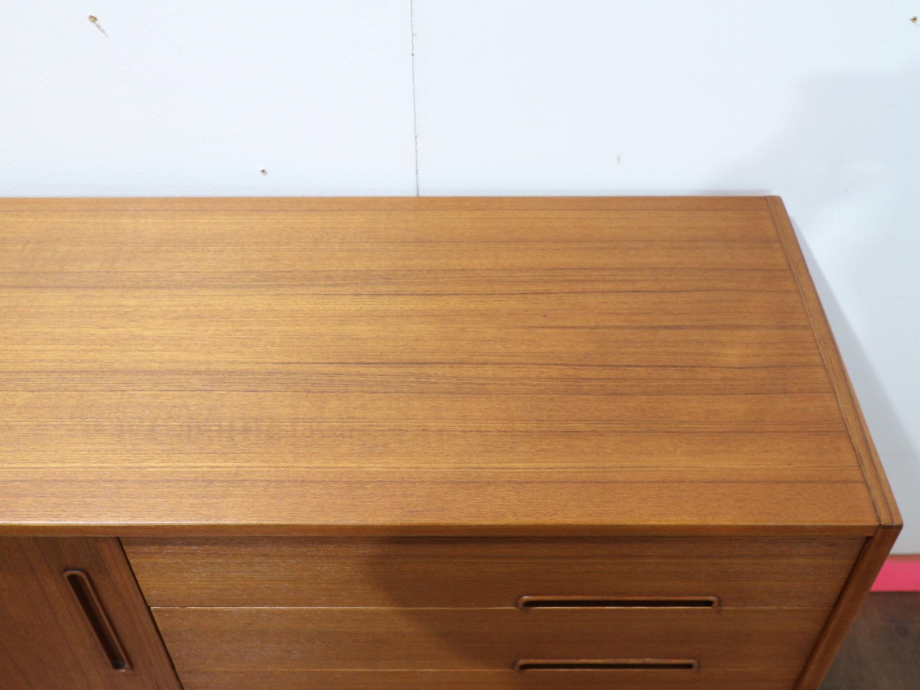 Mid Century Modern Vintage Teak Swedish Sideboard Credenza by Nils Jonsson in vendita 6