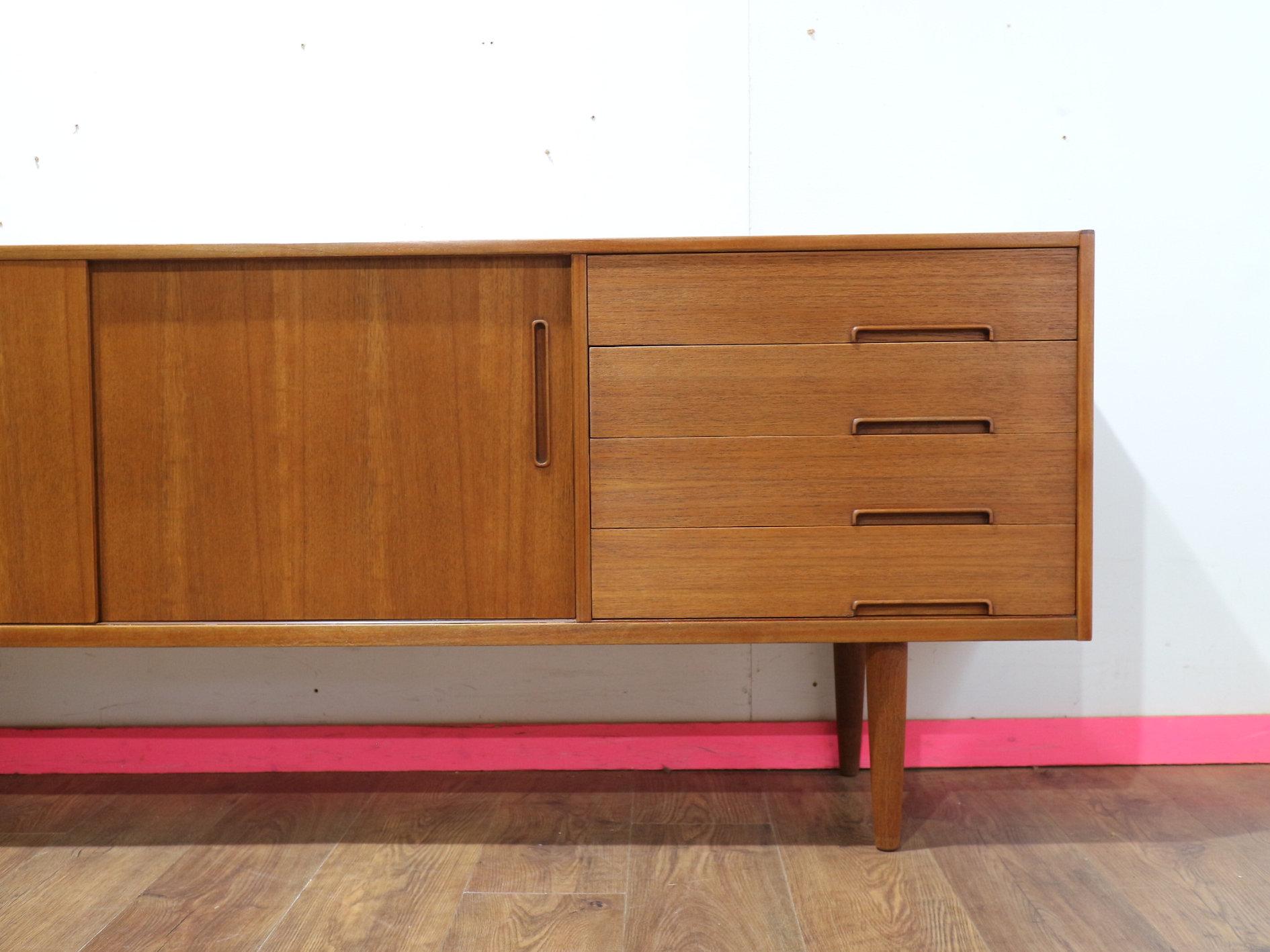 Mid Century Modern Vintage Teak Swedish Sideboard Credenza by Nils Jonsson in vendita 7