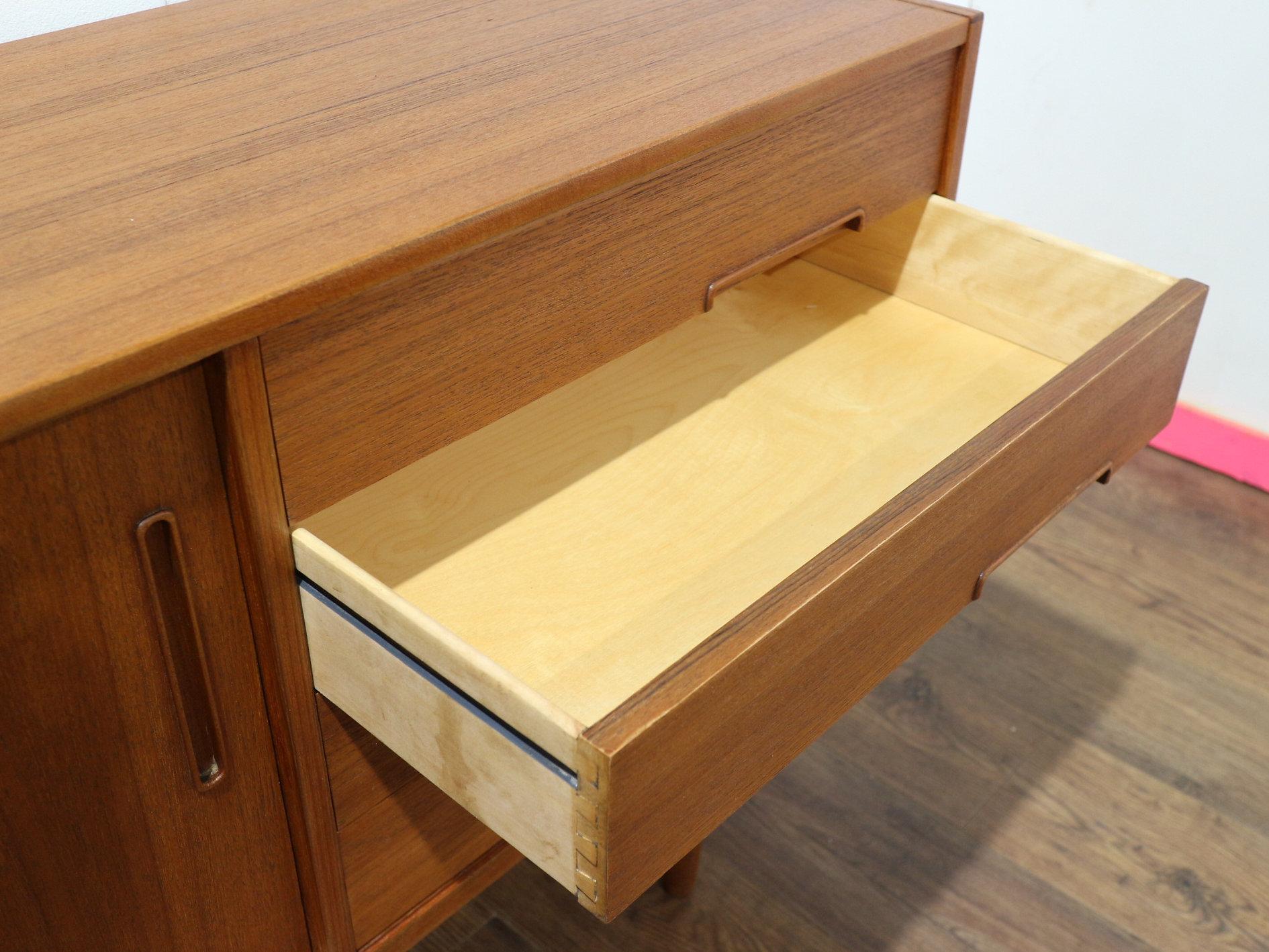 Mid Century Modern Vintage Teak Swedish Sideboard Credenza by Nils Jonsson In condizioni buone in vendita a Los Angeles, CA