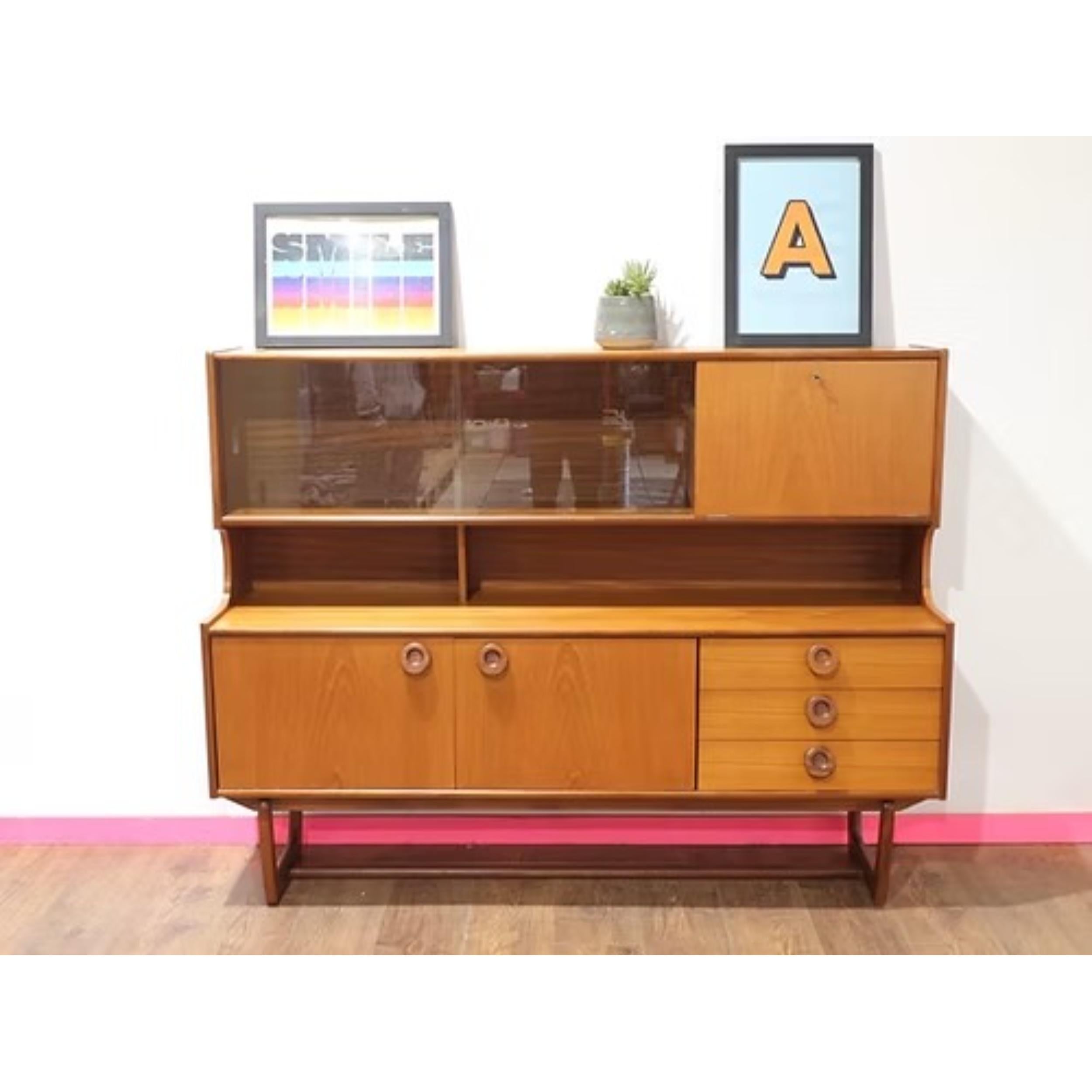 Mid-Century Modern Buffet crédence en teck vintage moderne du milieu du siècle par Portwood en vente