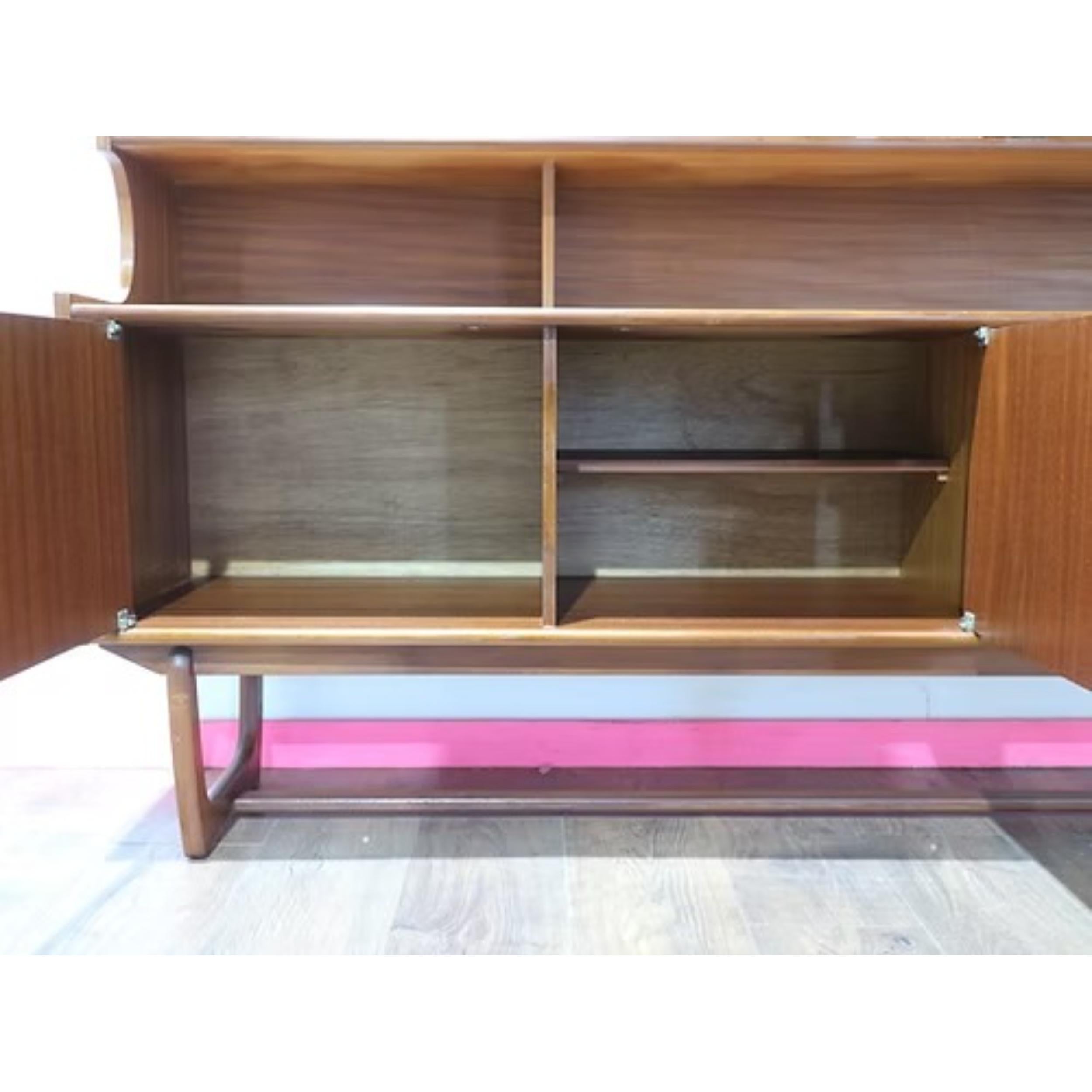 Buffet crédence en teck vintage moderne du milieu du siècle par Portwood Bon état - En vente à Los Angeles, CA