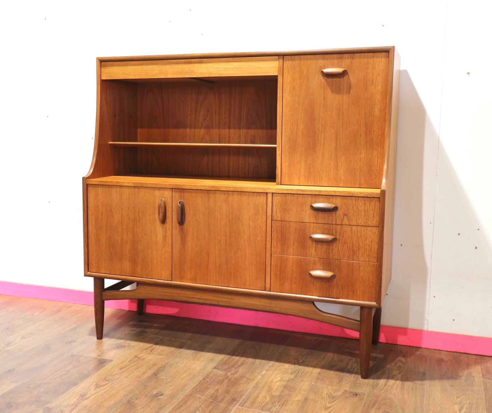 Mid Century Modern Vintage Teak Tall Buffet Hutch Sideboard Credenza by G plan en venta 1