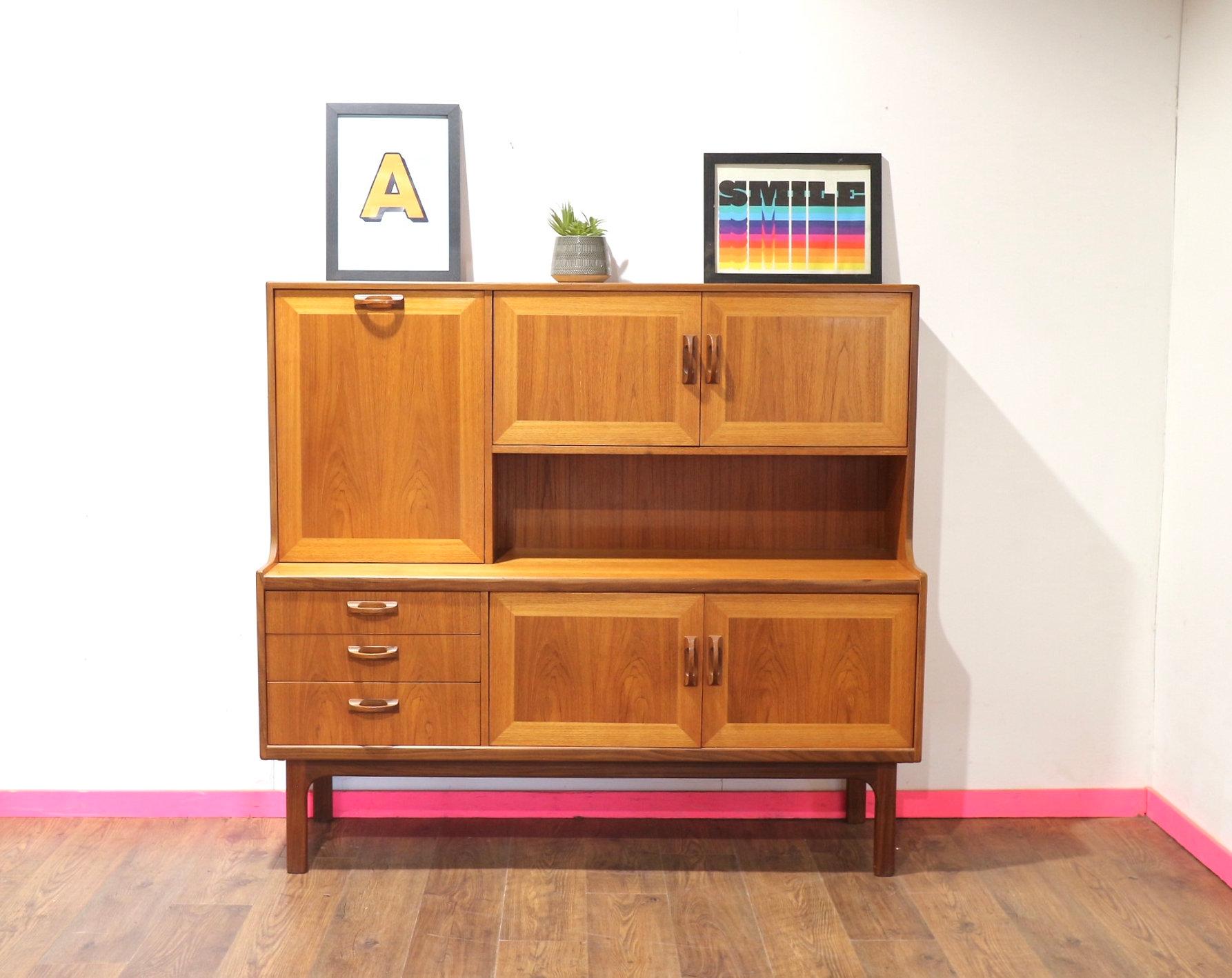 Mid-Century Modern Buffet de crédence vintage en teck de style danois G-Plan en vente