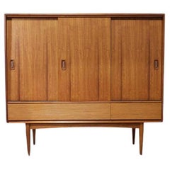 Aparador alto Credenza Buffet de teca Mid Century Modern Vintage by Austinsuite