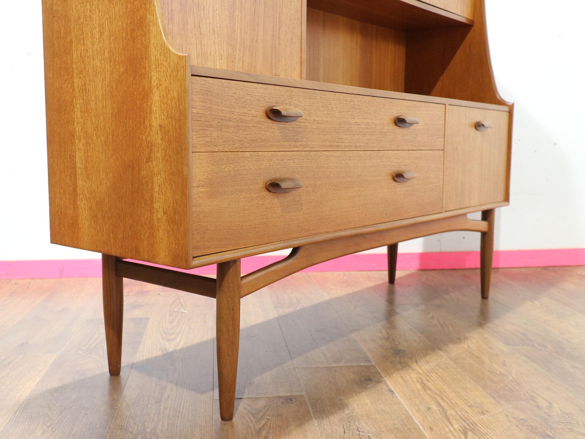 Mid Century Modern Vintage Teak Tall Sideboard Credenza Buffet by G plan en venta 6