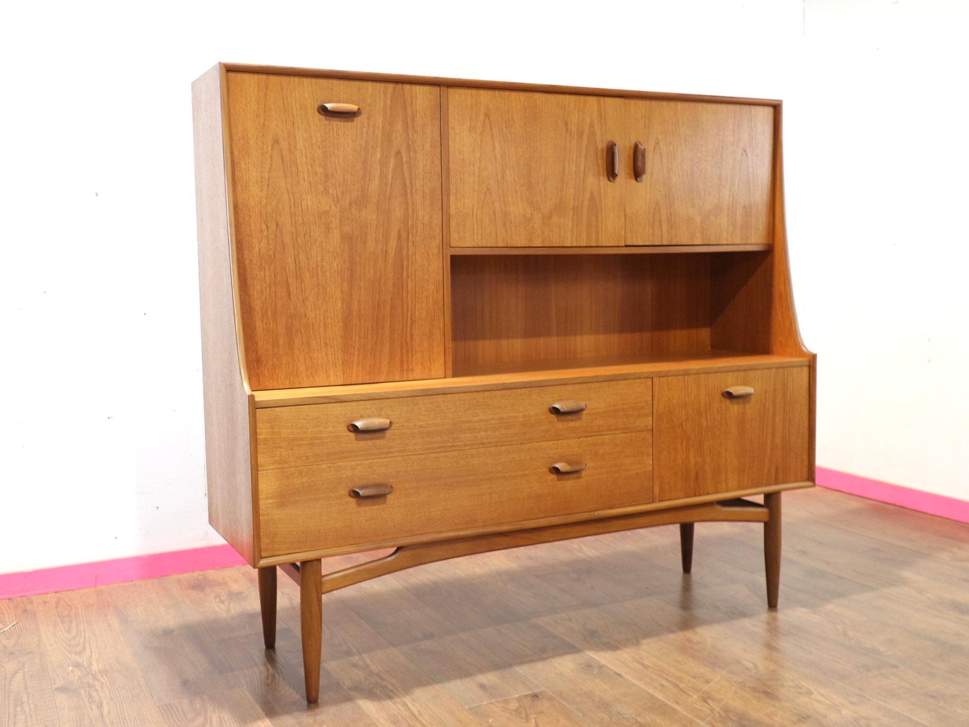 Mid Century Modern Vintage Teak Tall Sideboard Credenza Buffet by G plan en venta 7