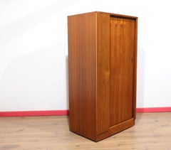 Armadio vintage in teak con ante a tamburo in stile Mid-Century Modern di Austinsuite