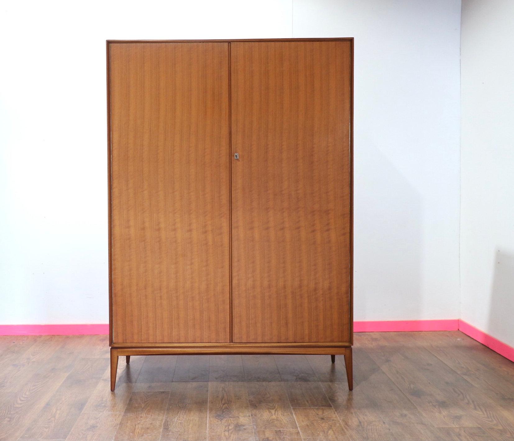 Armadio triplo in teak vintage del Mid Century Modern by Mcintosh in vendita 3