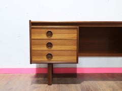 Mid Century Modern Vintage Teak Eitelkeit Schreibtisch Kommode von Bad Schränke