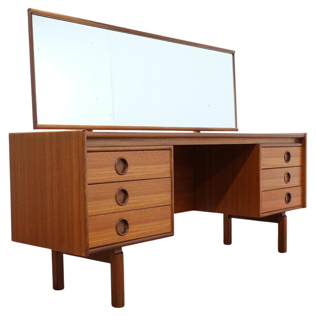 Mid Century Modern Vintage Teak Eitelkeit Schreibtisch Kommode von Bad Schränke