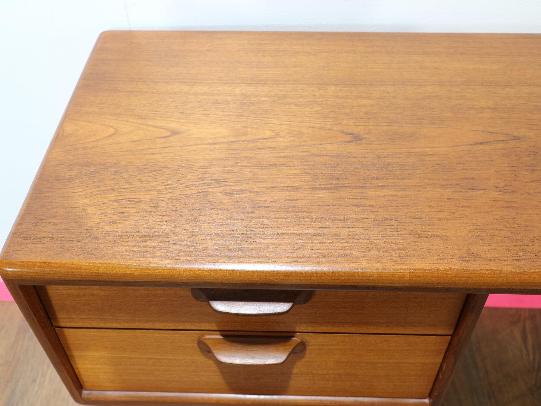 Mid-Century Modern Vintage-Schminktisch-Schminktisch aus Teakholz im dänischen Stil des Jüngeren dänischen Stils 2