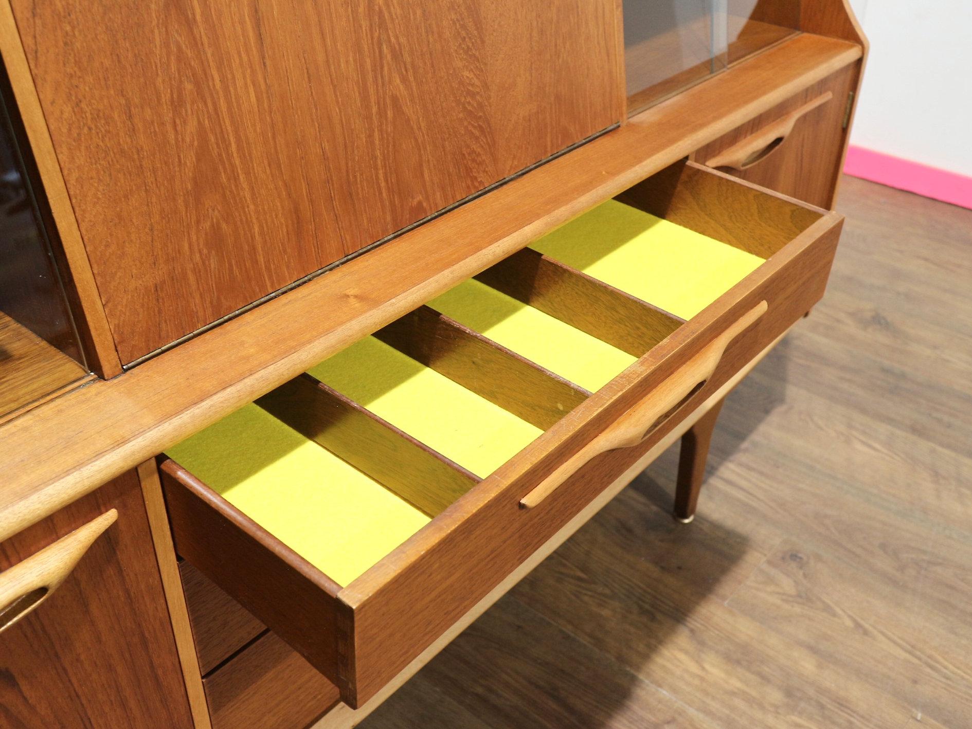 Mid Century Modern Vintage TeakBuffet Crednza Sideboard by Jentique Danish Style In Good Condition In Los Angeles, CA