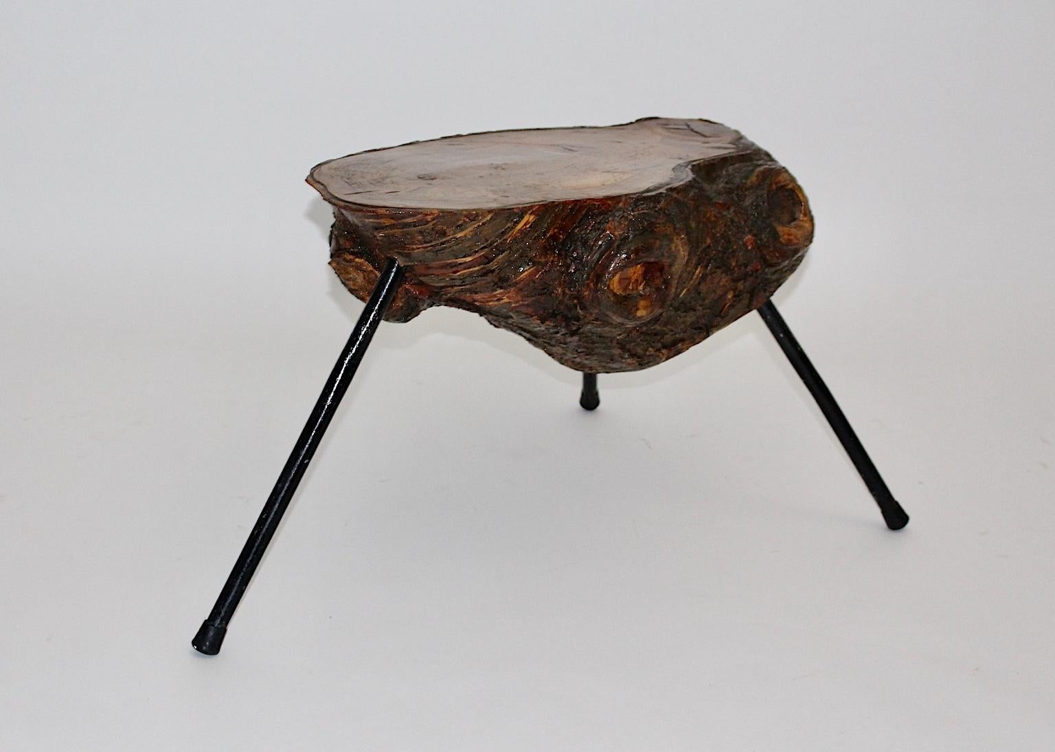 Mid Century Modern Vintage Tree Trunk Coffee Table with Metal Feet Austria 1950s In Good Condition For Sale In Vienna, AT