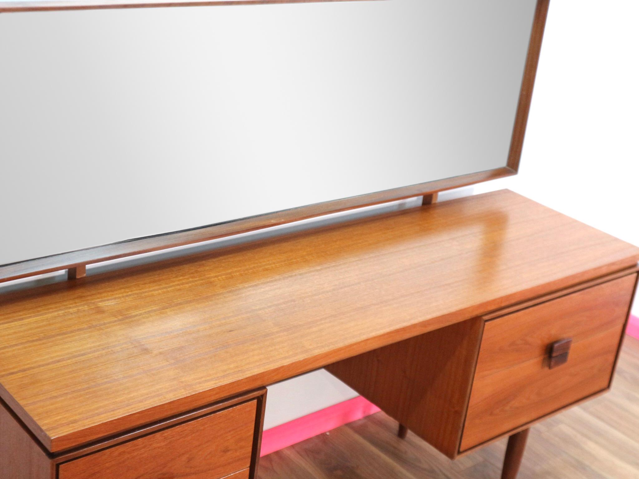 Mid-Century Modern Vintage Vanity Desk by lB Kofod Larsen for G Plan Danish In Good Condition In Los Angeles, CA