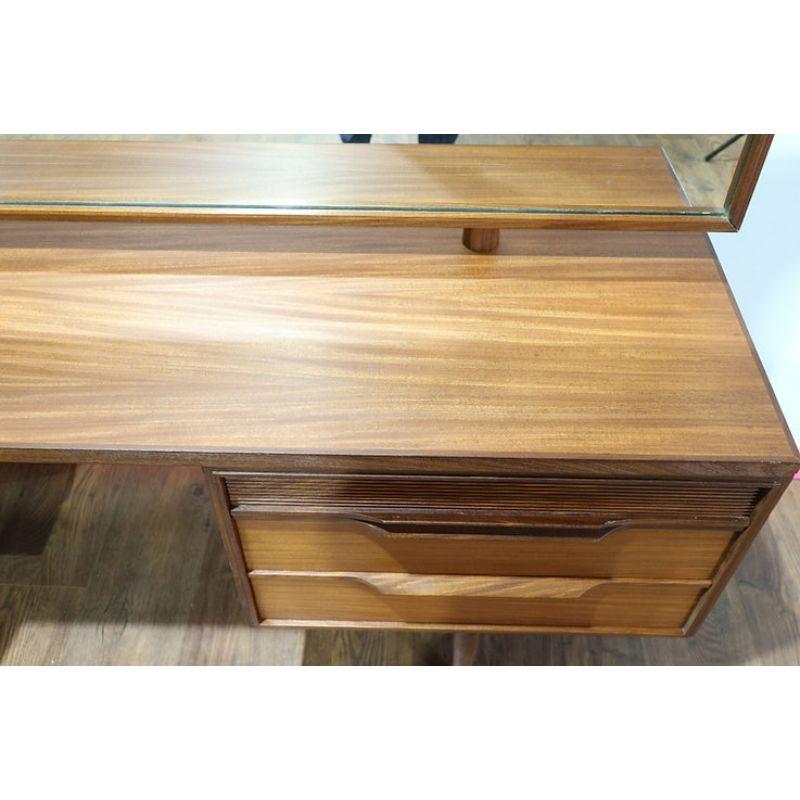 Mid Century Modern Vintage Vanity Desk by White and Newton Danish Style In Good Condition In Los Angeles, CA