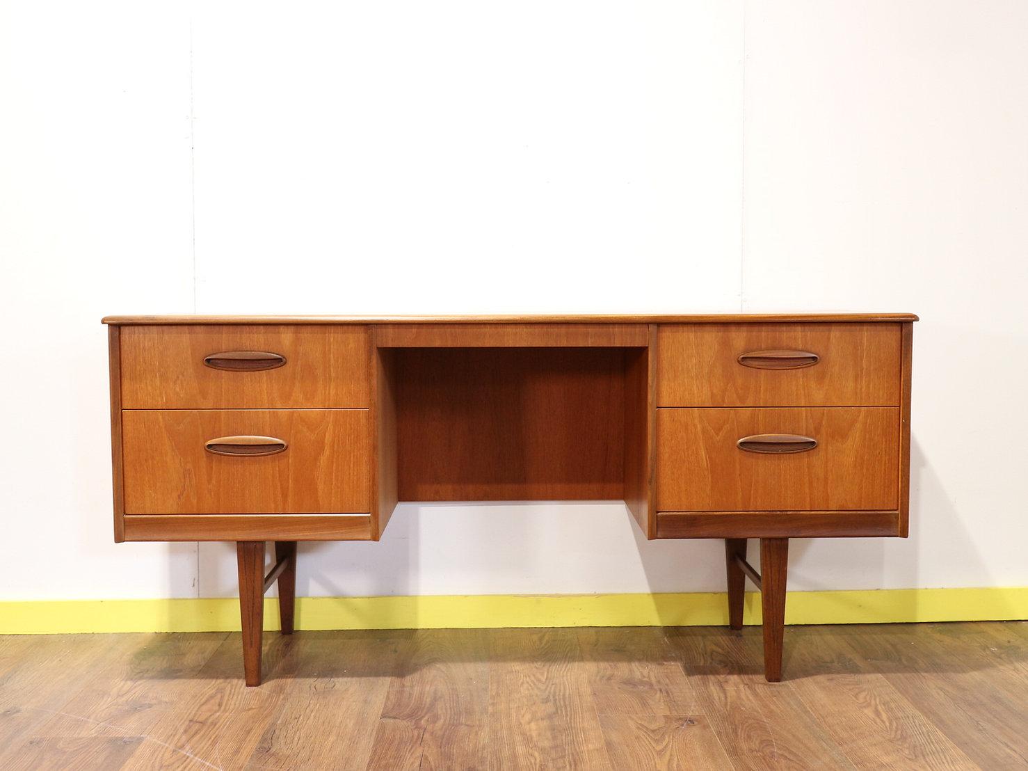 20th Century Mid-Century Modern Vintage Vanity Dresser Desk by Homeworthy