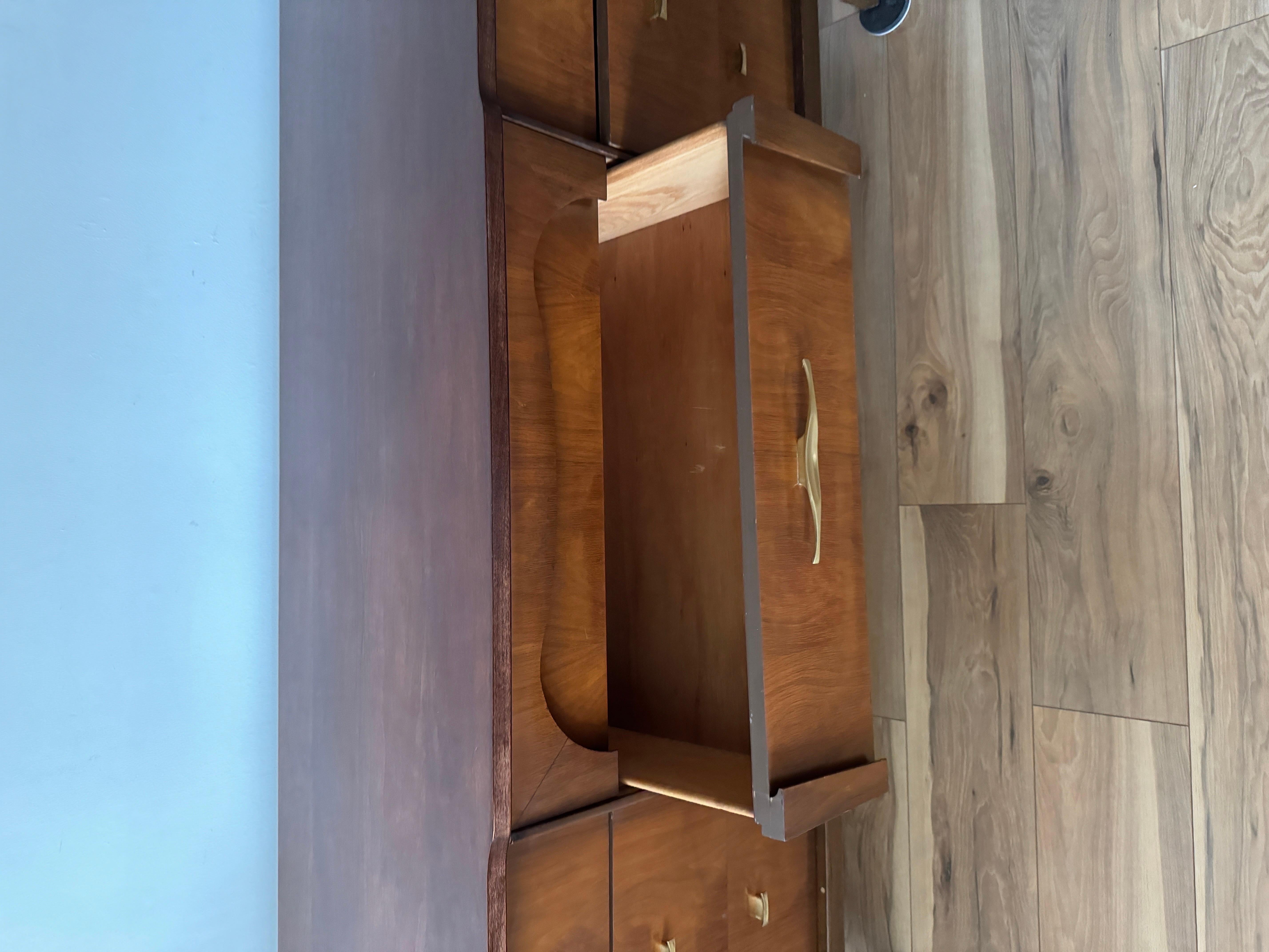 Mid-Century Modern Commode 9 tiroirs en noyer de style Vintage Modernity en vente