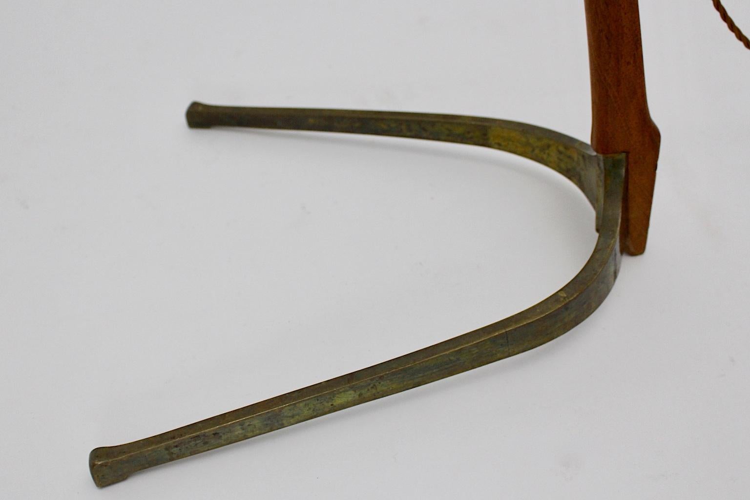 Mid-Century Modern Vintage Walnut Brass Floor Lamp J.T.Kalmar Thorn Stick 1952 For Sale 7