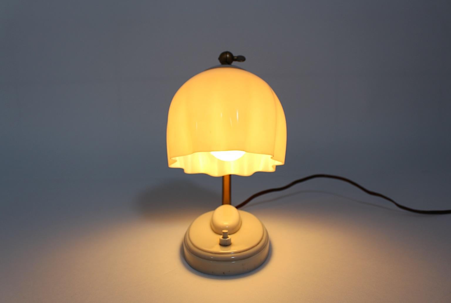 Mid Century Modern Vintage White Bakelite Fazzoletto Table Lamp 1950s Germany In Good Condition For Sale In Vienna, AT