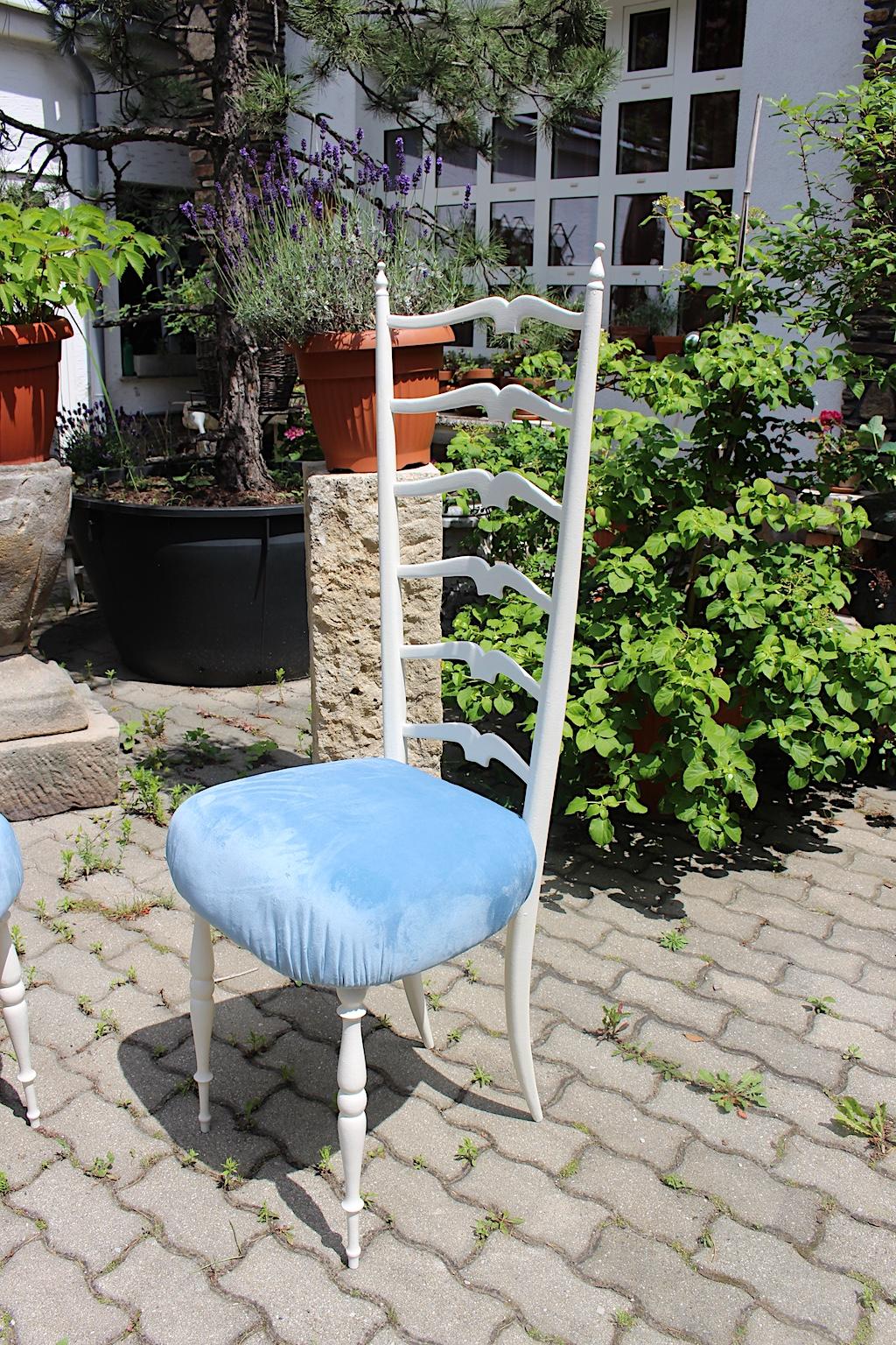 Mid-Century Modern Vintage White High Back Chairs Style Gio Ponti, 1950s, Italy For Sale 3