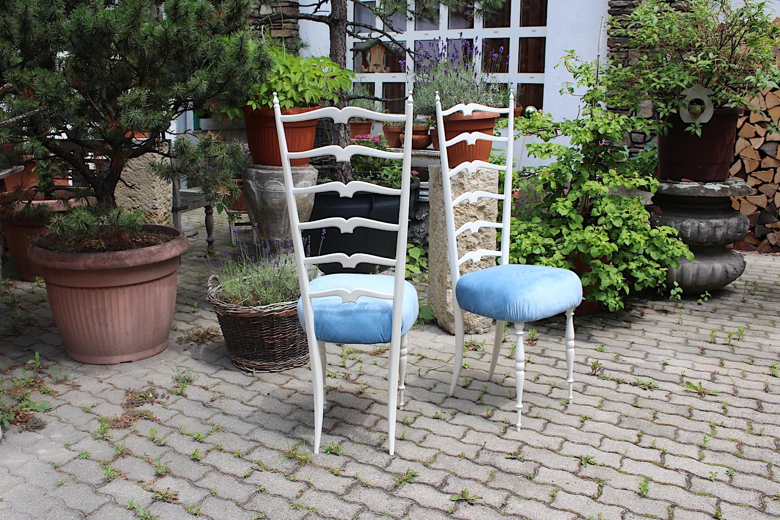 Beech Mid-Century Modern Vintage White High Back Chairs Style Gio Ponti, 1950s, Italy For Sale