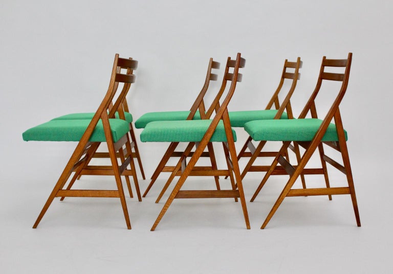 Mid Century Modern vintage ash dining chairs, set of six,  which design is attributed to Piero Bottoni Italy circa 1950. 
Although the delicate design from the solid ash chairs is mobile and lightweight, the ash wood dining chairs are very stable