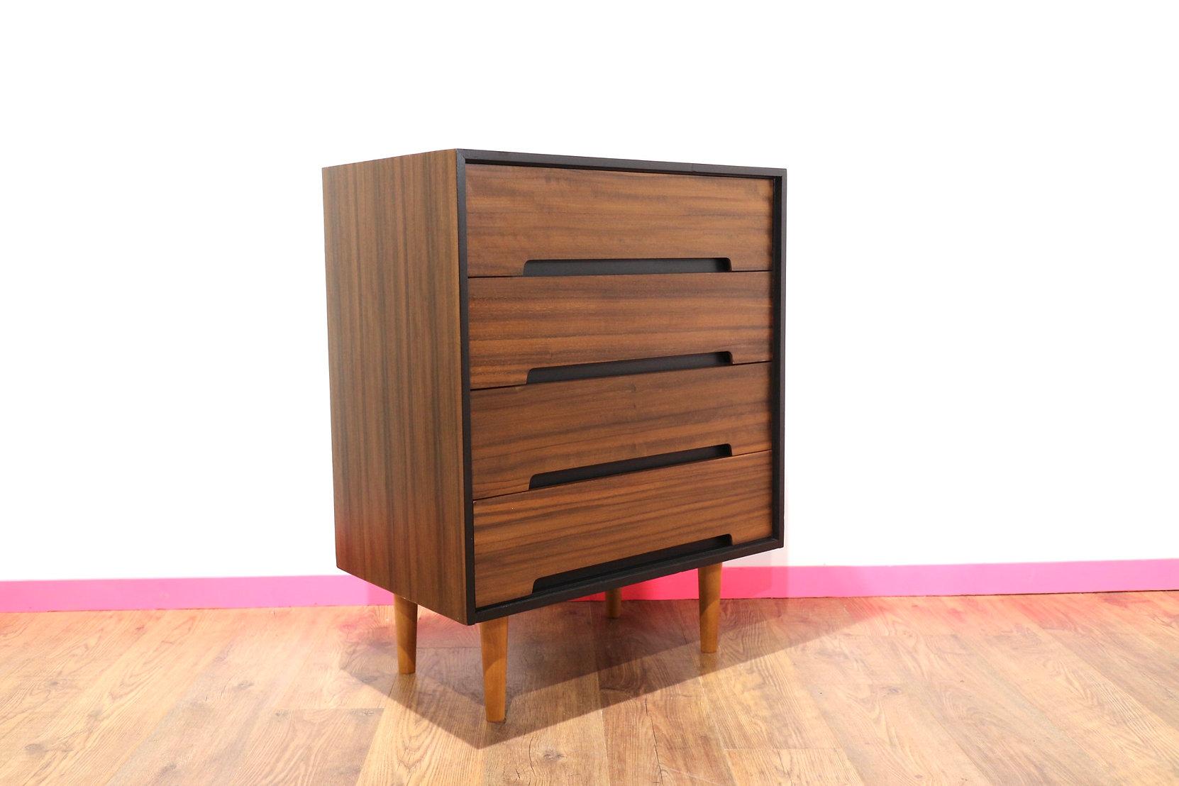 A stunning Mid-Century Modern vintage dresser by British furniture maker Stag in the 1960s. Made in walnut these are real stand out piece of furniture and have a fabulous Minimalist look 

 

Dimensions 

w30 d18 h38

 

Condition

