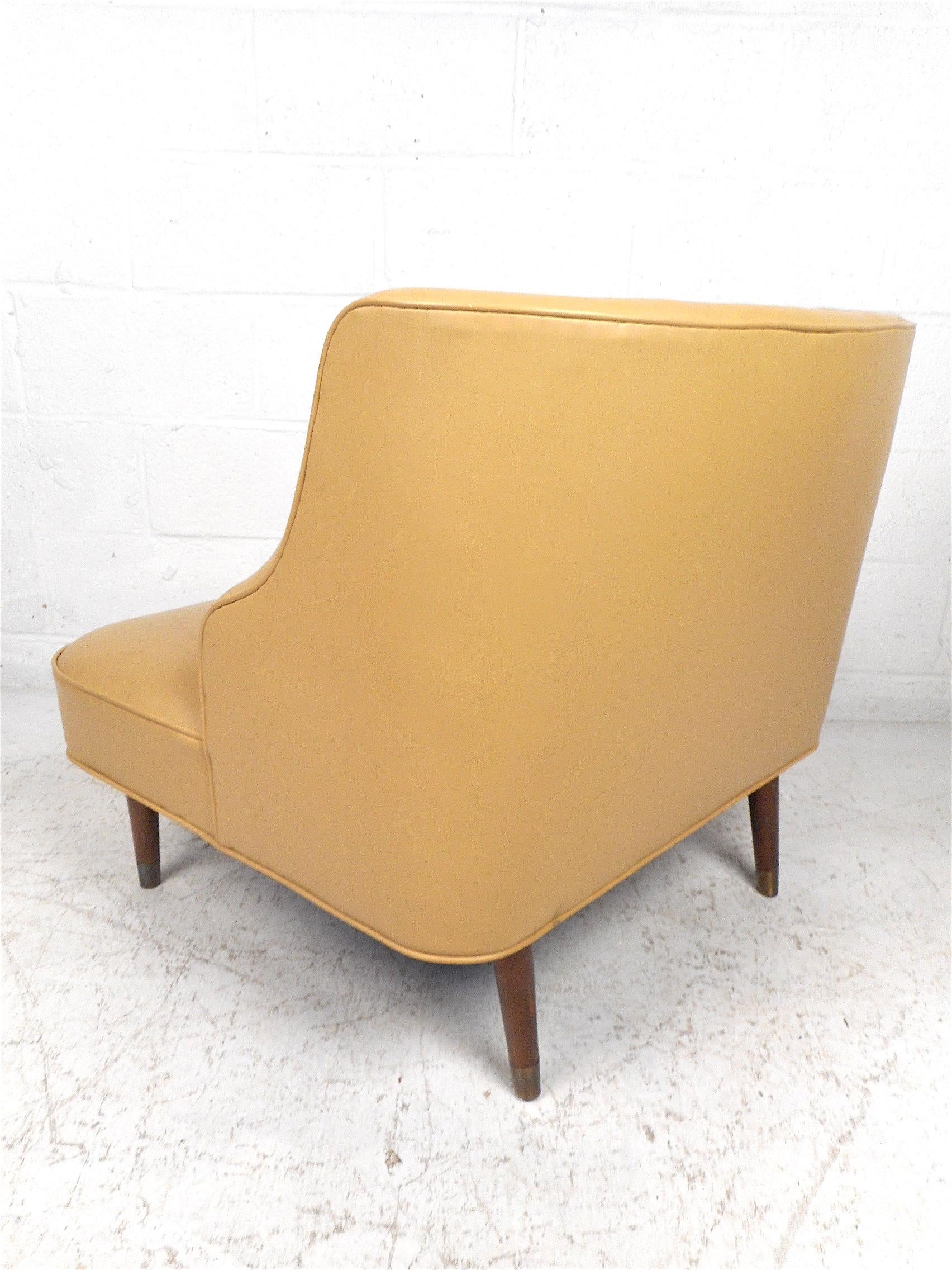 20th Century Mid-Century Modern Vinyl Lounge Chair For Sale