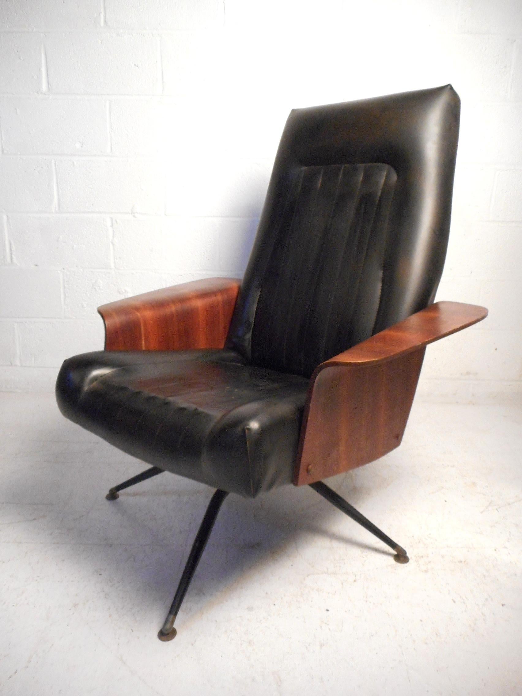 Mid-Century Modern Vinyl Swivelling Chair and Ottoman In Good Condition In Brooklyn, NY