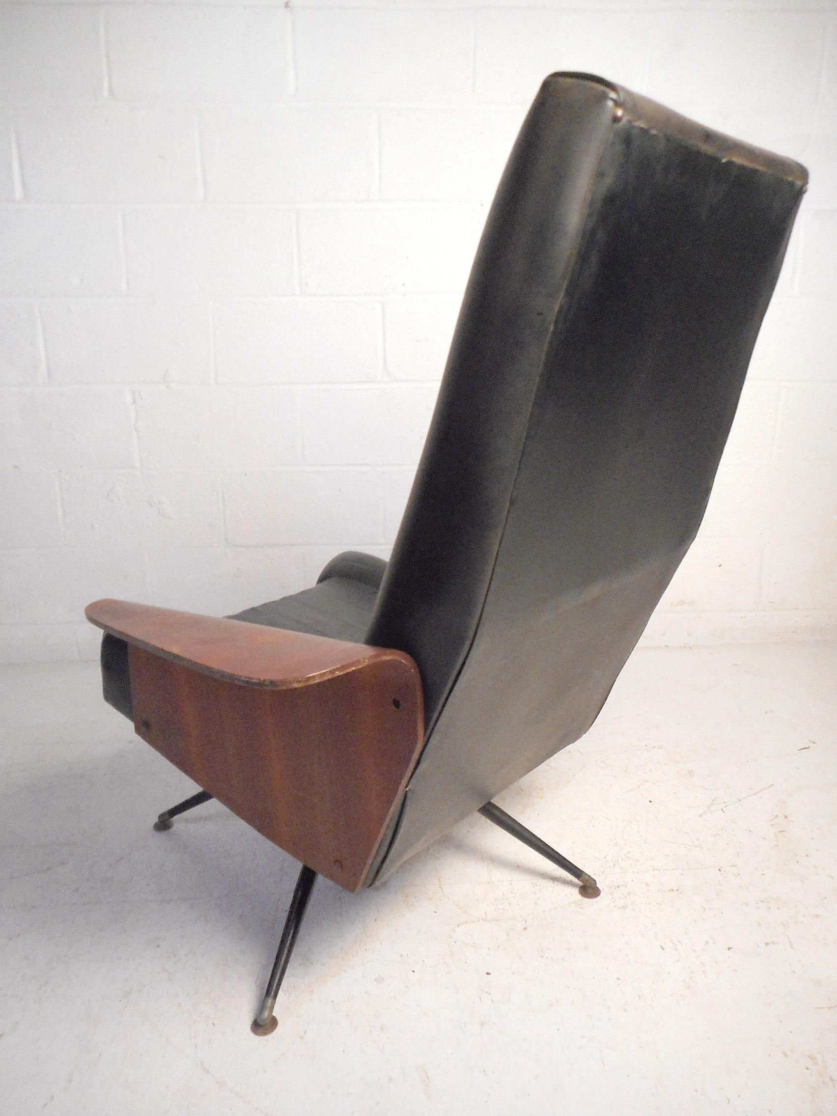 Faux Leather Mid-Century Modern Vinyl Swivelling Chair and Ottoman