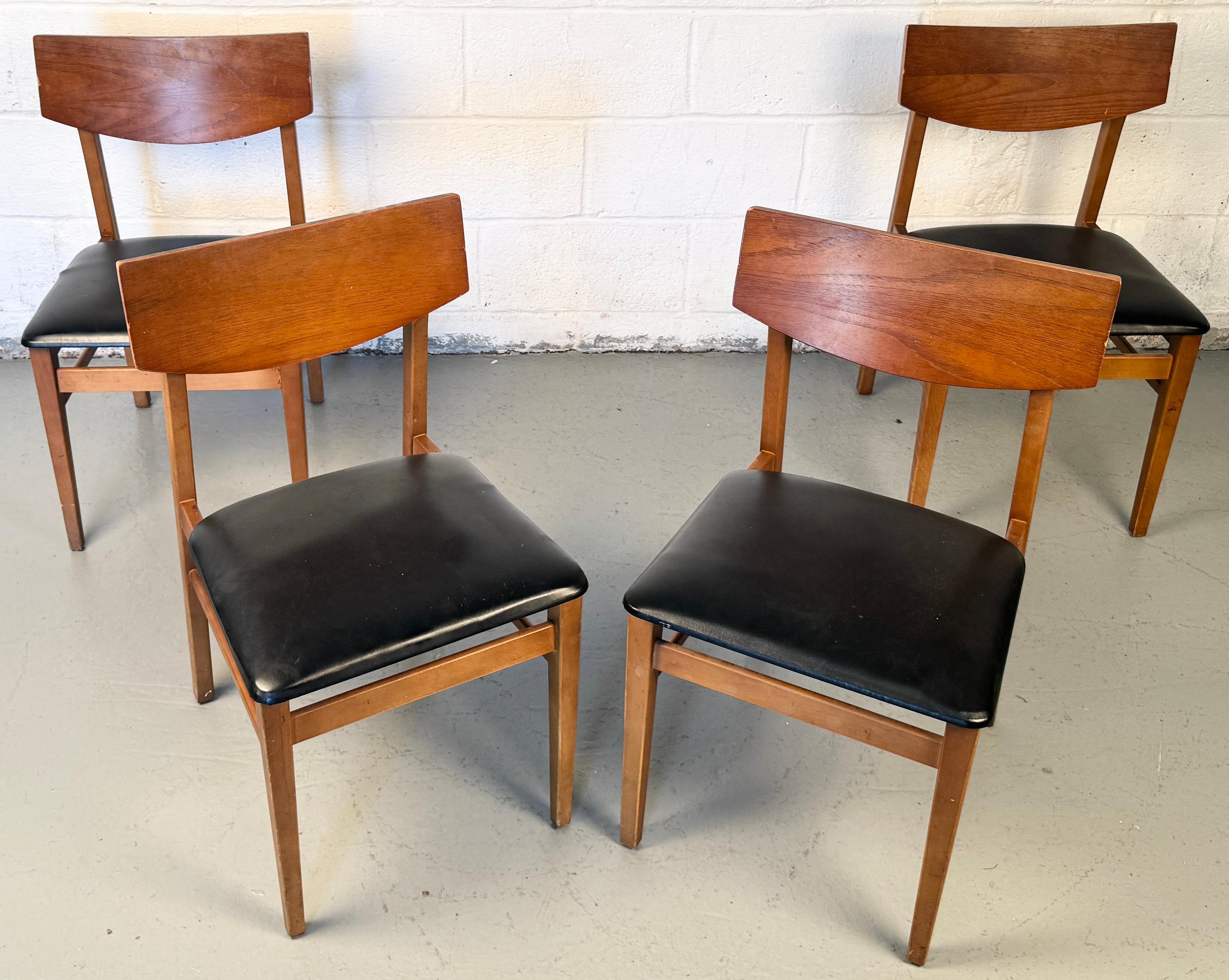 Moderne gepolsterte Esszimmerstühle aus der Jahrhundertmitte (Moderne der Mitte des Jahrhunderts) im Angebot