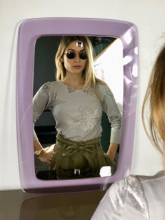 Specchio da parete rettangolare in lucite viola, Italia, anni Settanta