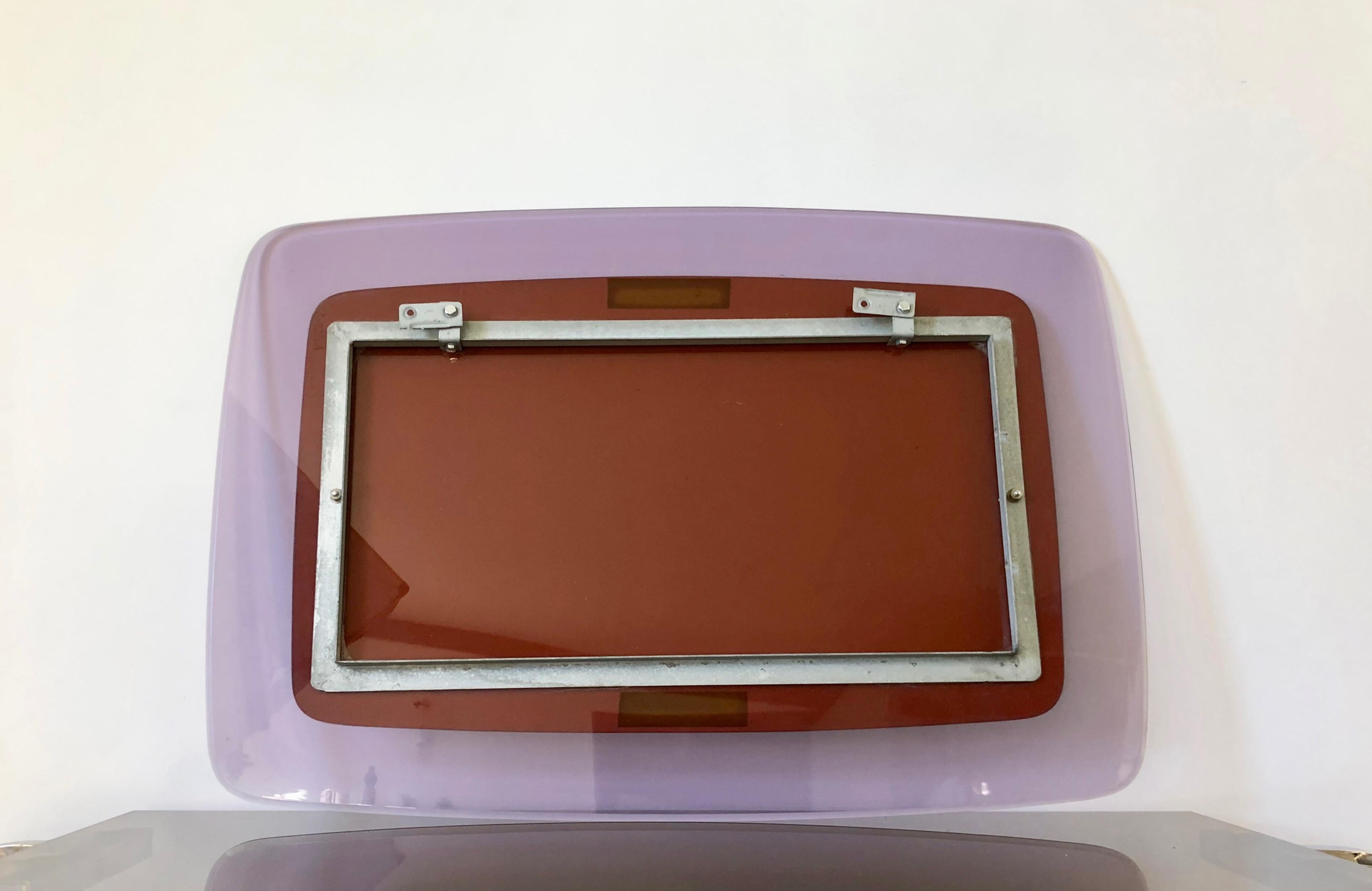 Métal Miroir mural rectangulaire en lucite violette mi-siècle moderne, Italie, 1970 en vente