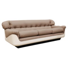 Mid Century Modern “VIP” Sofa by Jorge Zalszupin, 1973