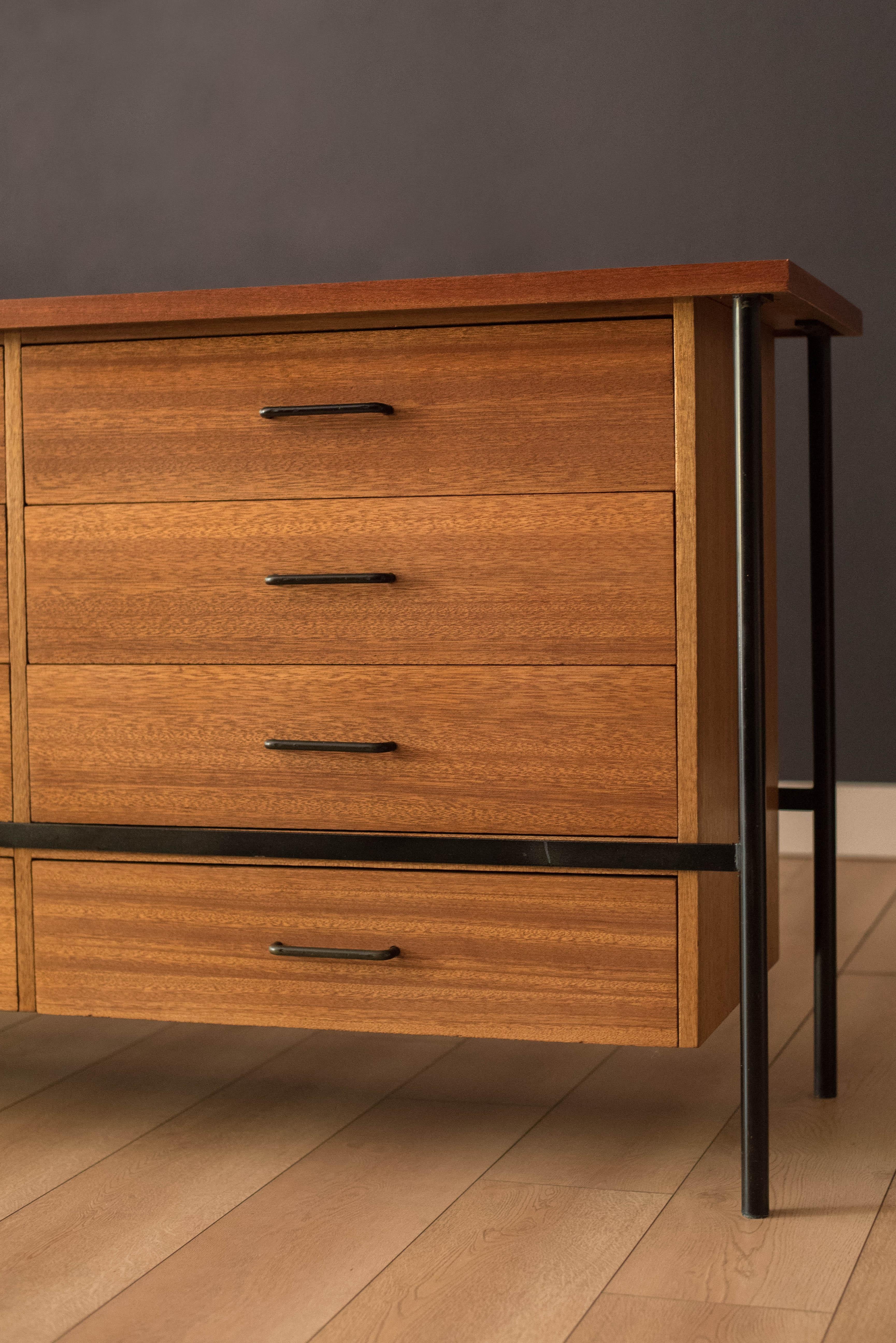Mid-Century Modern Vista of California Mahogany and Steel Dresser by Don Knorr In Good Condition For Sale In San Jose, CA