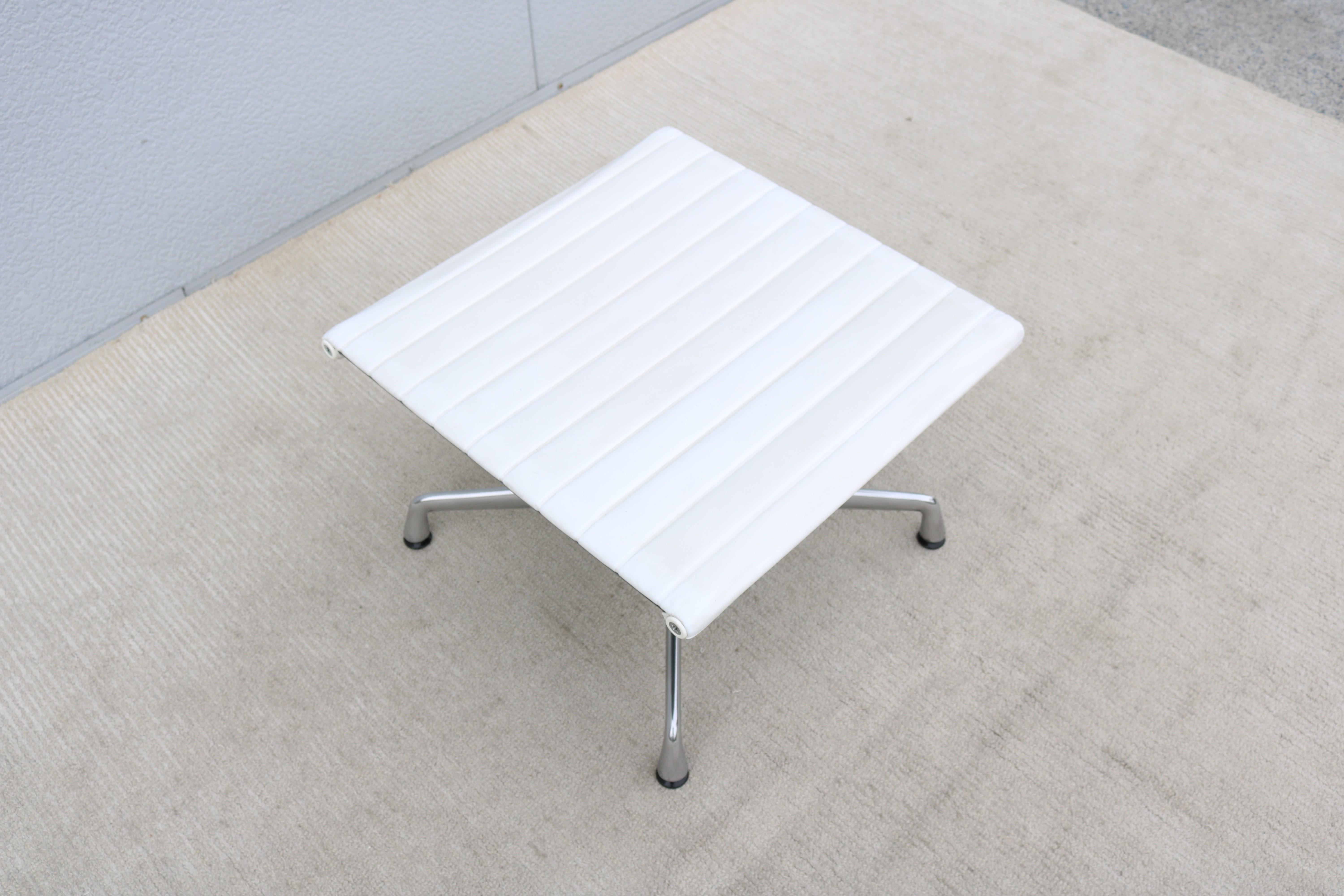 Ottoman Vitra Eames Aluminum Group moderne du milieu du siècle dernier 6