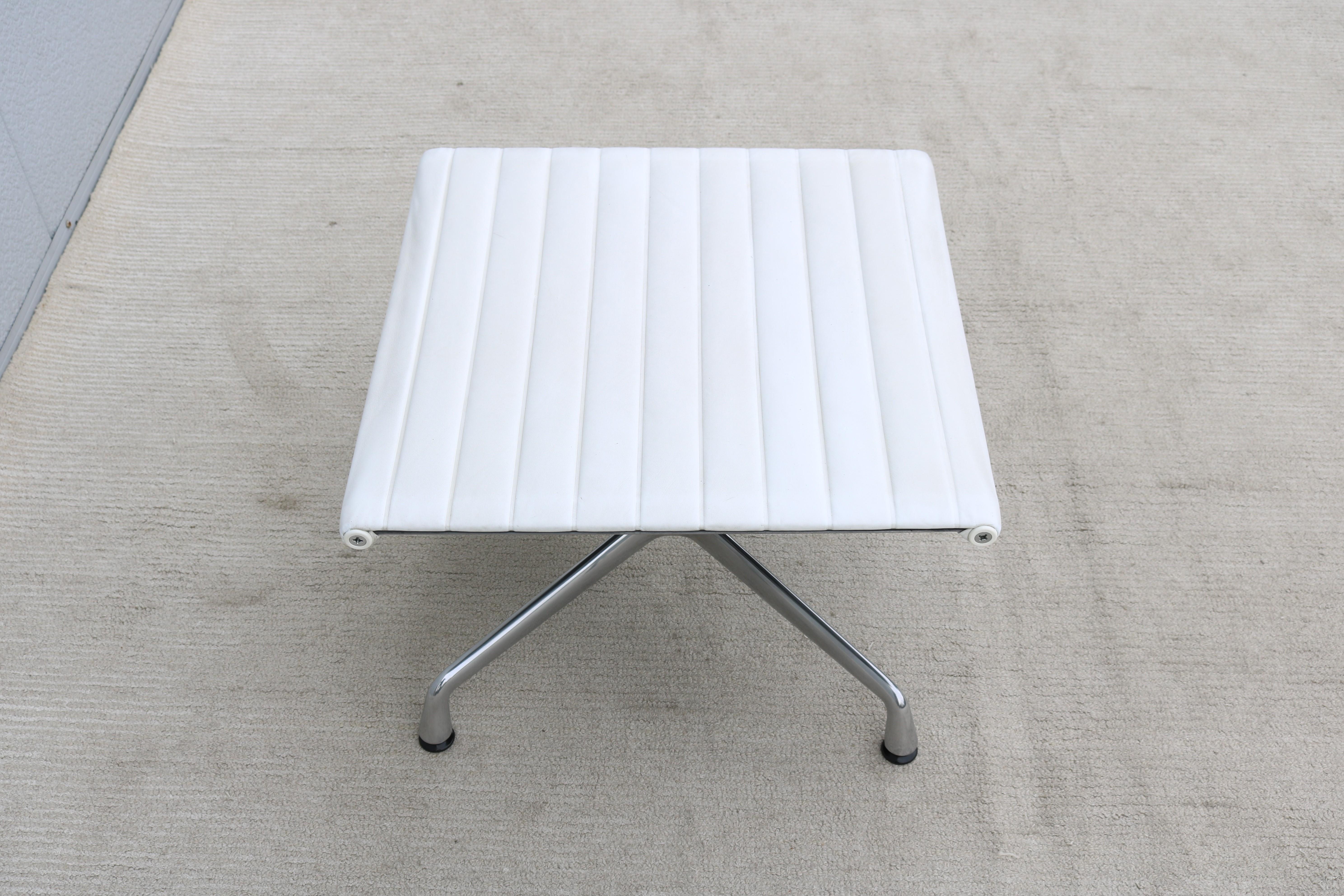 Ottoman Vitra Eames Aluminum Group moderne du milieu du siècle dernier 7