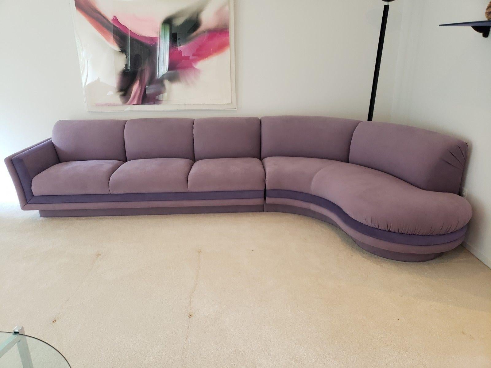 For your consideration is an amazing purple two piece microsuede 1980s sectional by Vladimir Kagan for Weiman. In very good condition on a floating platform base.
Dimensions: 141