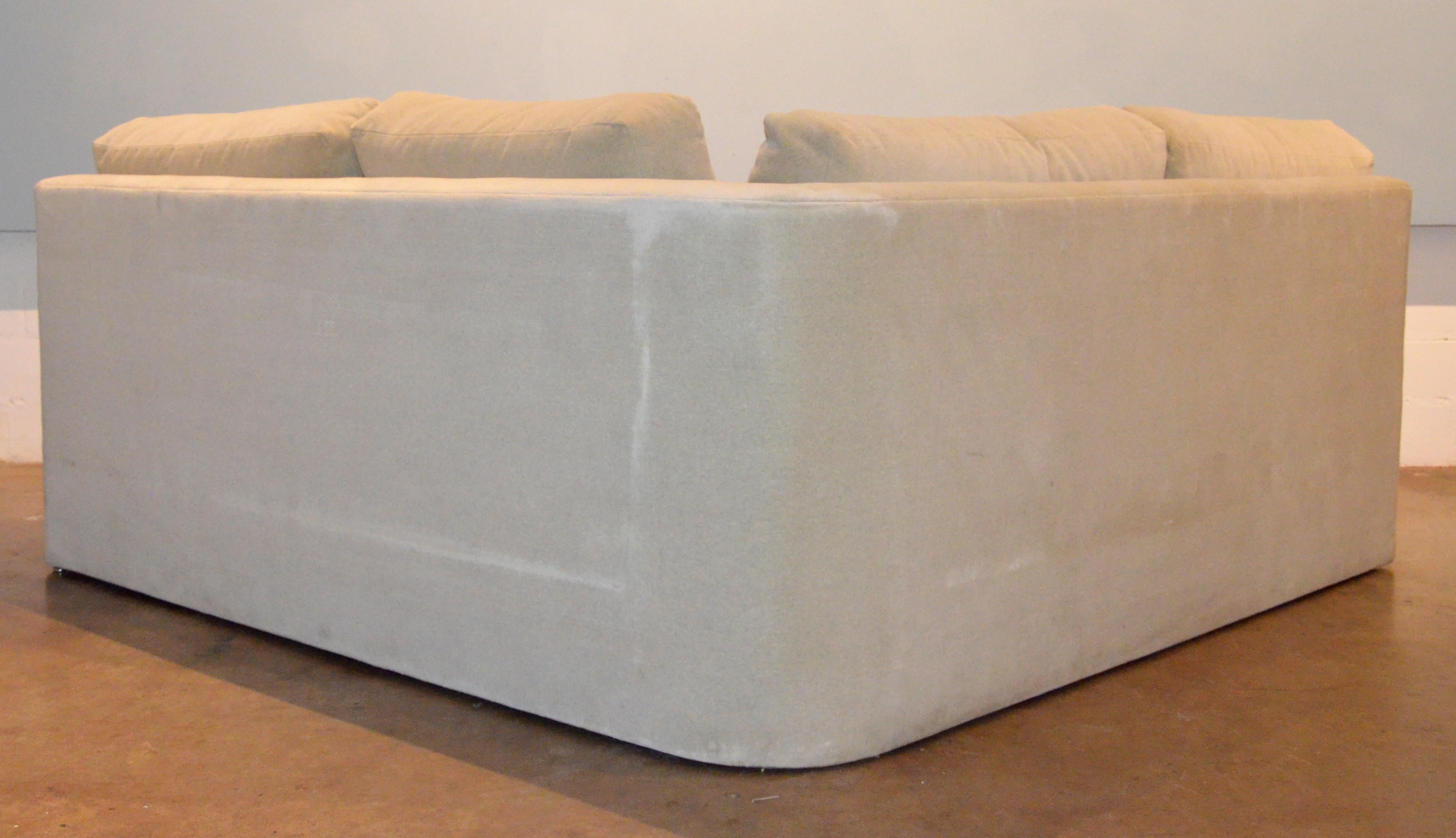 American Kagan Ivory or Gray Flannel Button Tufted Three Section Omnibus Sectional Sofa For Sale