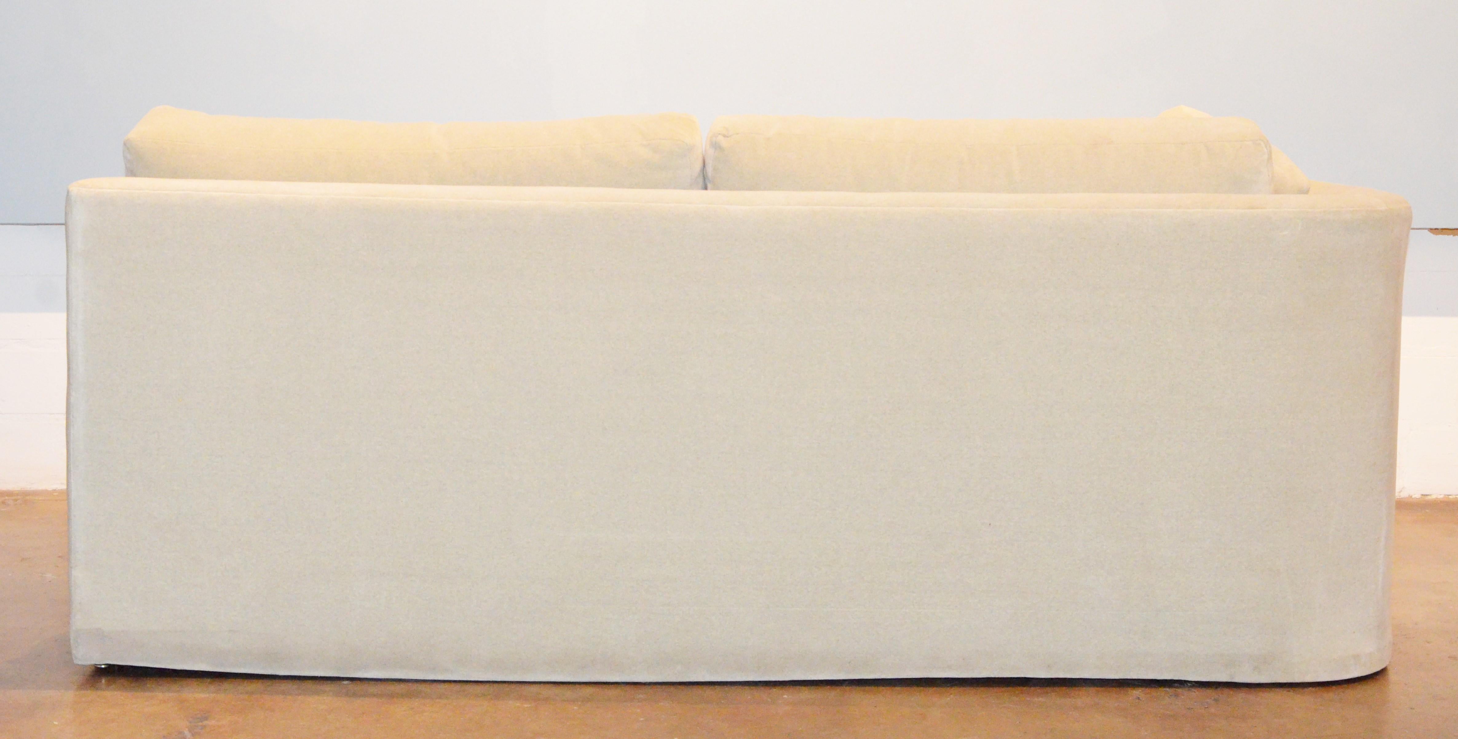 20th Century Kagan Ivory or Gray Flannel Button Tufted Three Section Omnibus Sectional Sofa For Sale