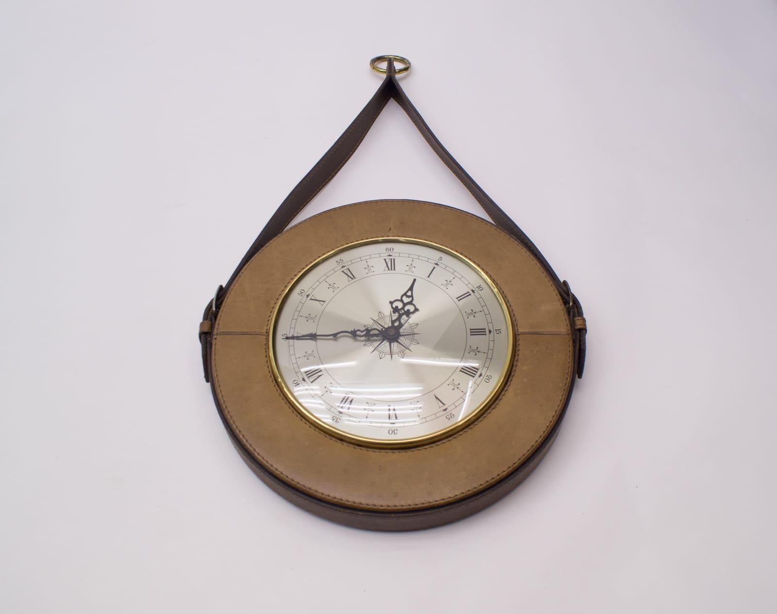 Mid-Century Modern Wall Clock in Leather and Brass, Germany In Good Condition In Nürnberg, Bayern