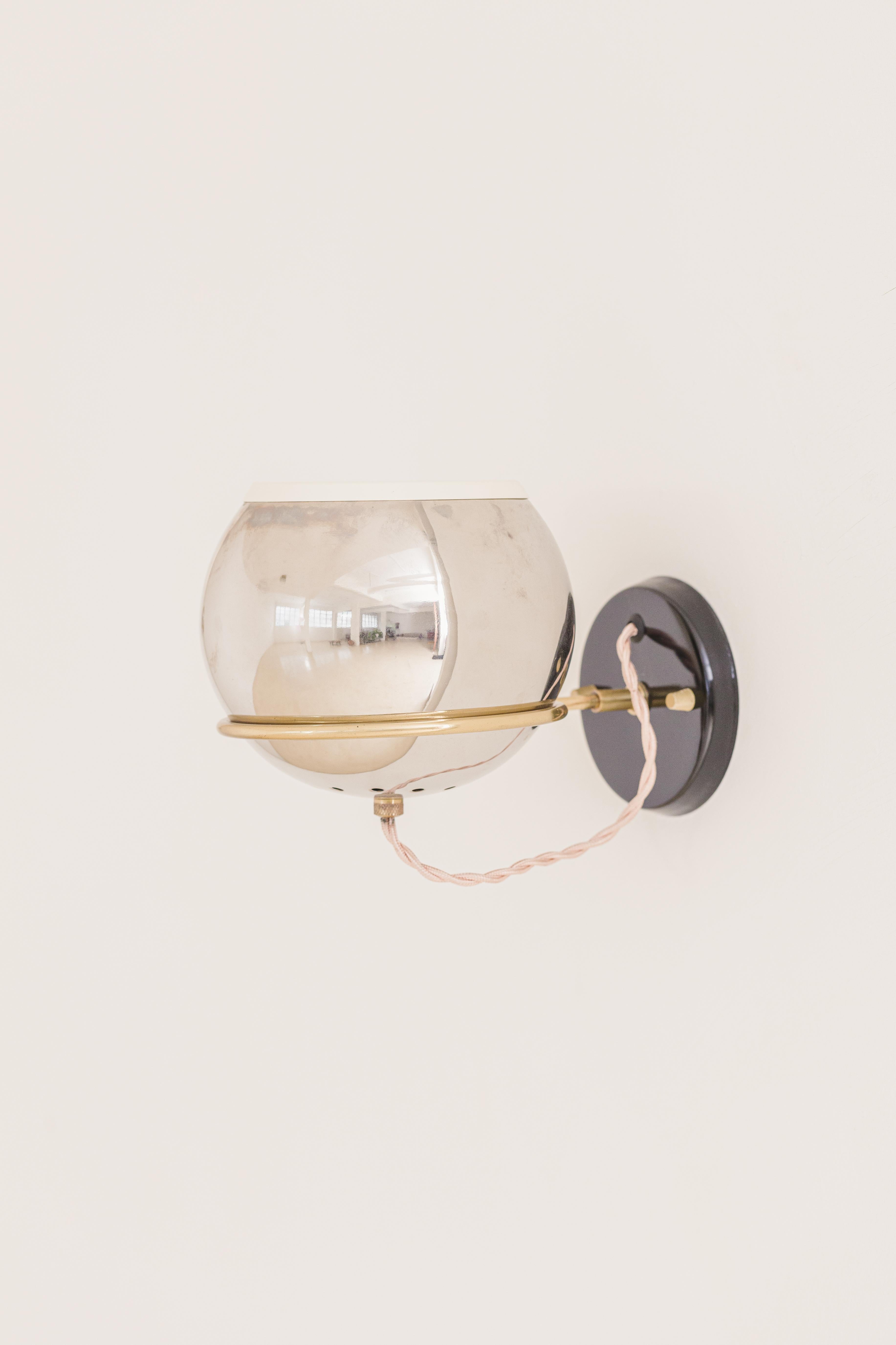 Ottone Lampada da parete moderna di metà secolo di Lustres Pelotas, alluminio e ottone 1950s in vendita